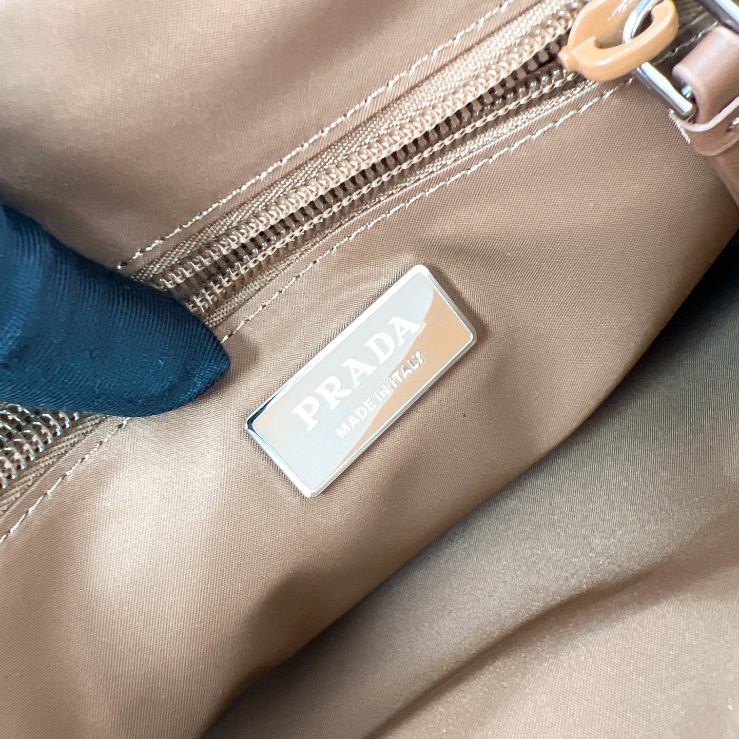 Cini - 1BD255 - карамельный Prada 1BD255