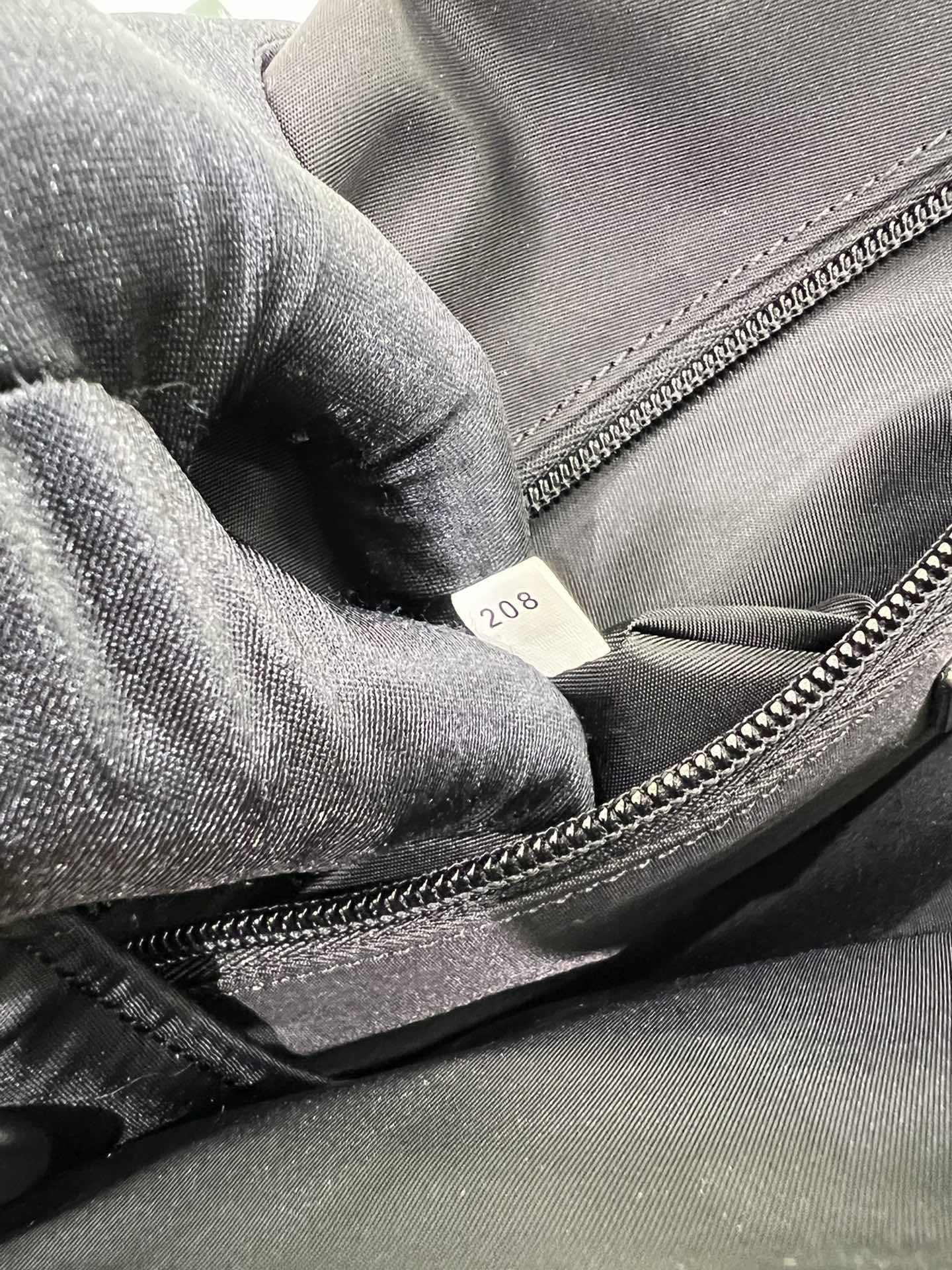 Cini - 1BD255 - черный Prada 1BD255