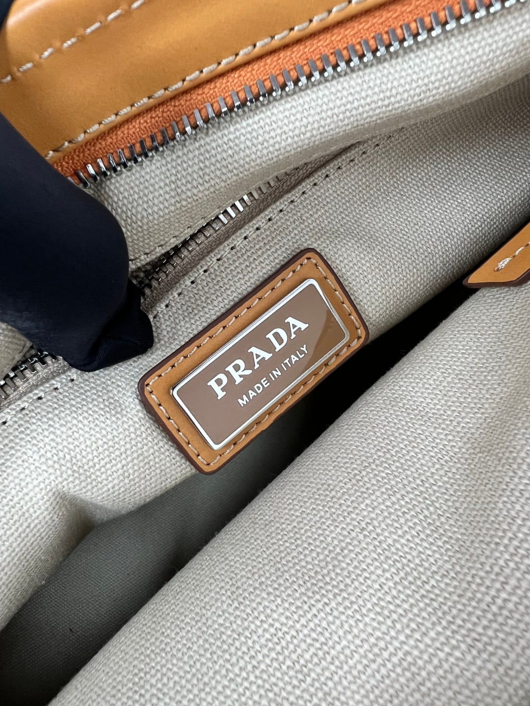 Bonnie - 1BA433 - E7BC1A Prada 1BA433