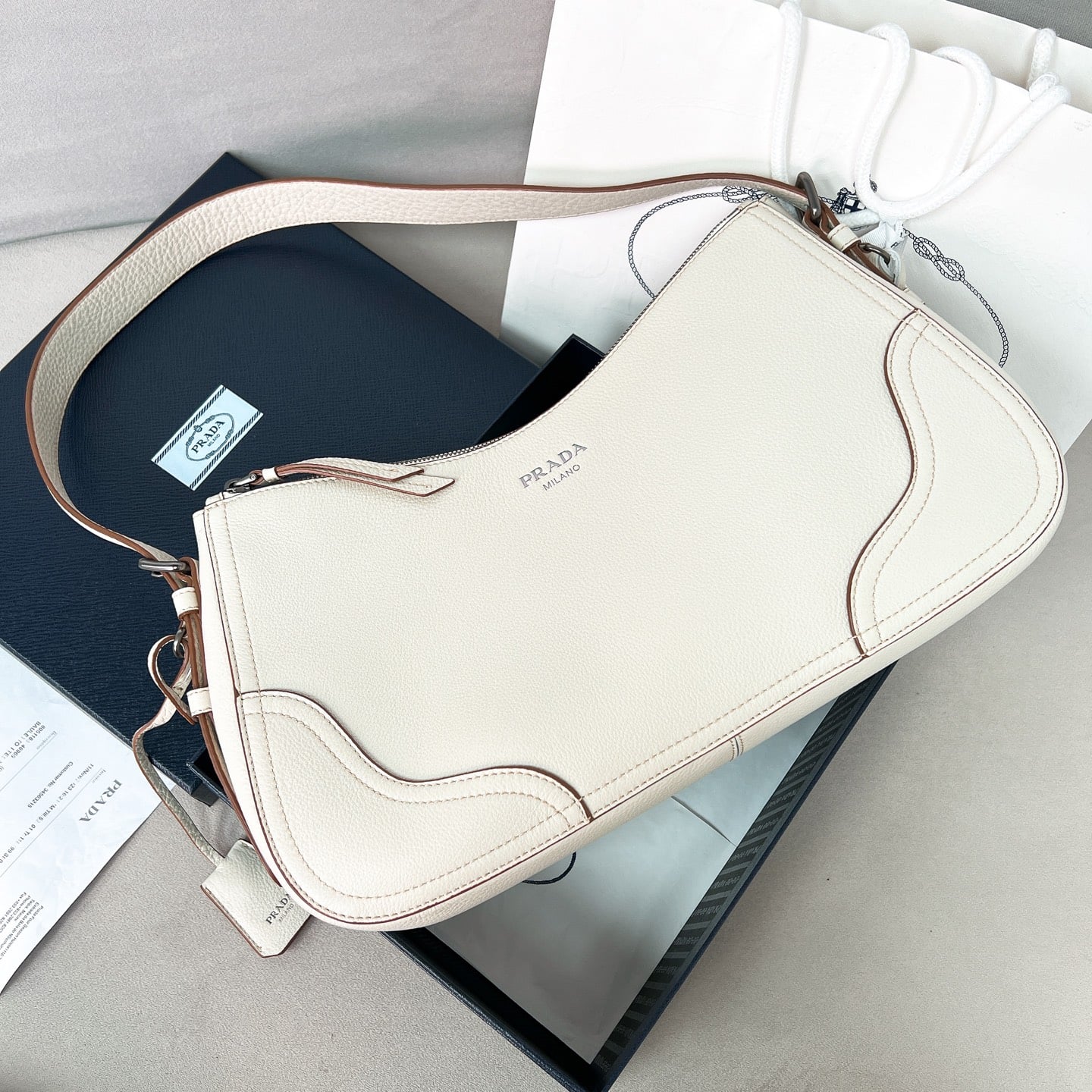 Hobo - 1BC280 - белый Prada 1BC280