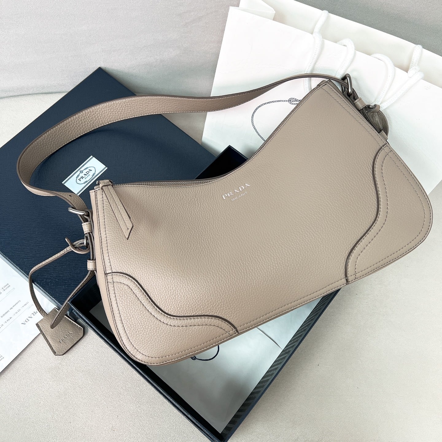 Hobo - 1BC280 - серый Prada 1BC280