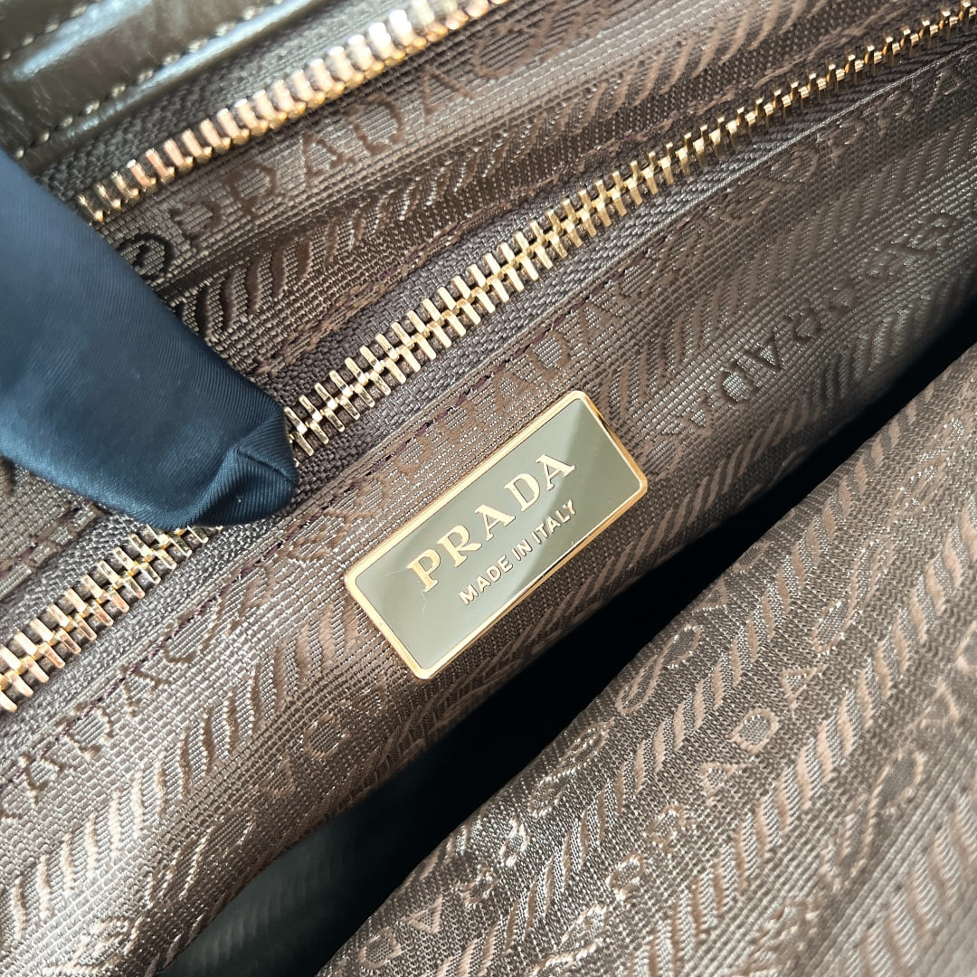 Bonnie LuxSoft - 1BA433 - 4E59B6 Prada 1BA433