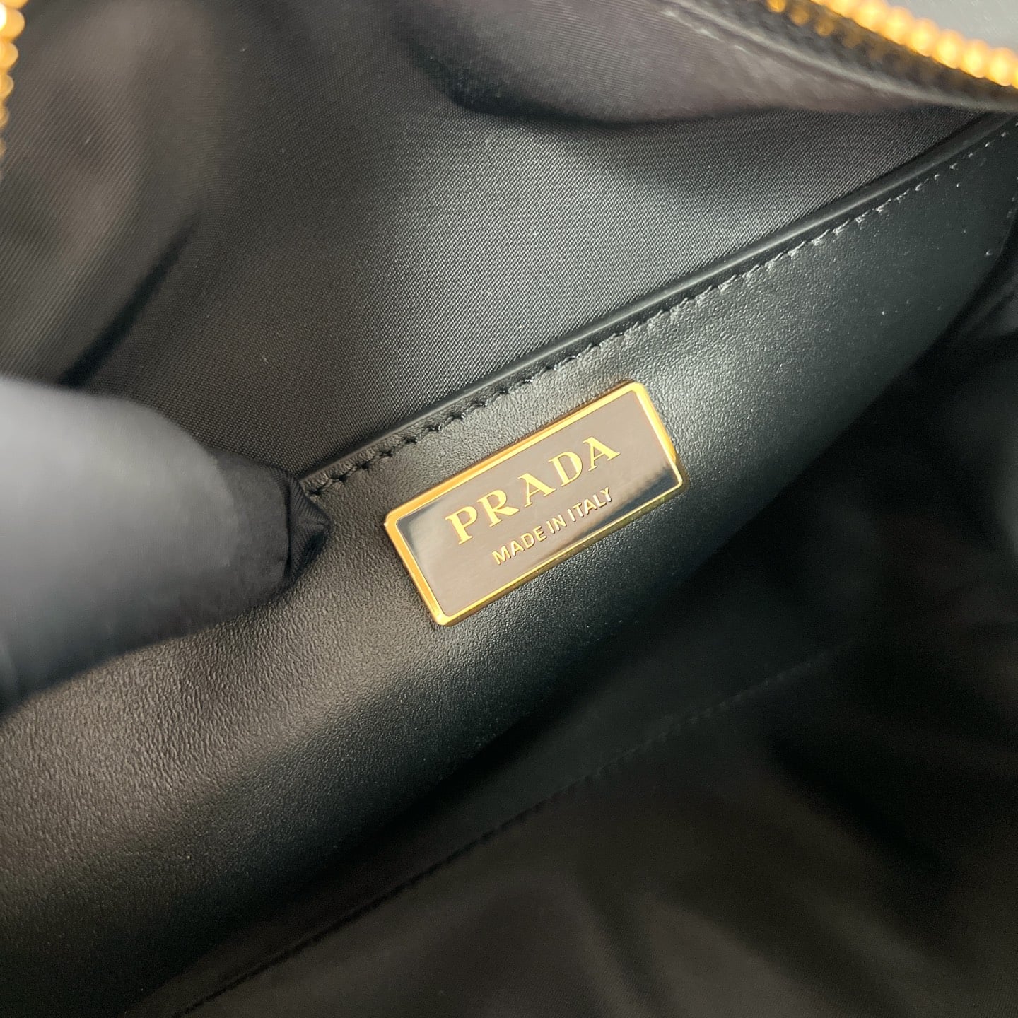 Explore - 1BH232 - черный Prada 1BH232
