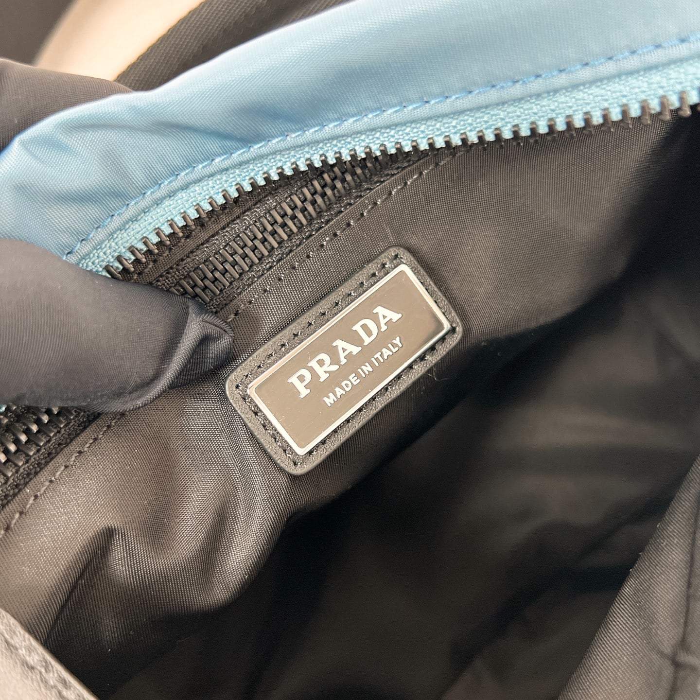 Explore - 2VH206 - синий Prada 2VH206