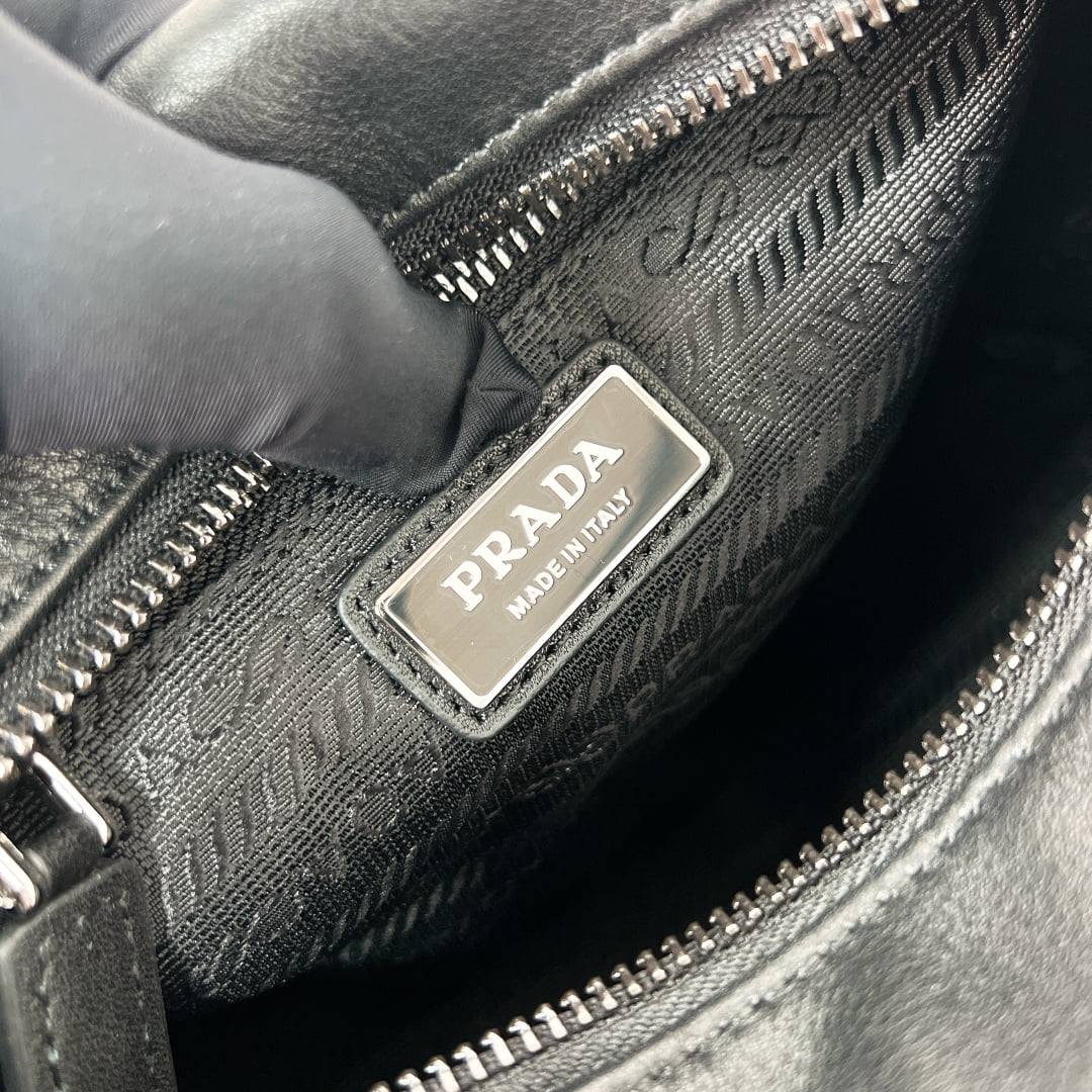 Explore - 2VH206 - черный - 67F9DE Prada 2VH206