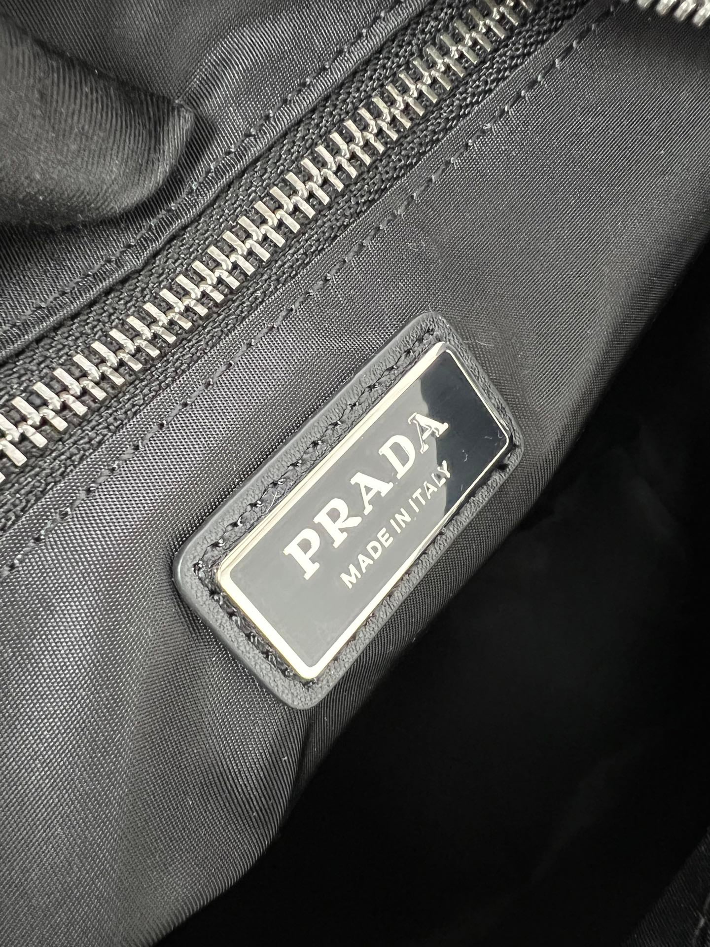 Explore - 2VH204 - черный - E9C86C Prada 2VH204