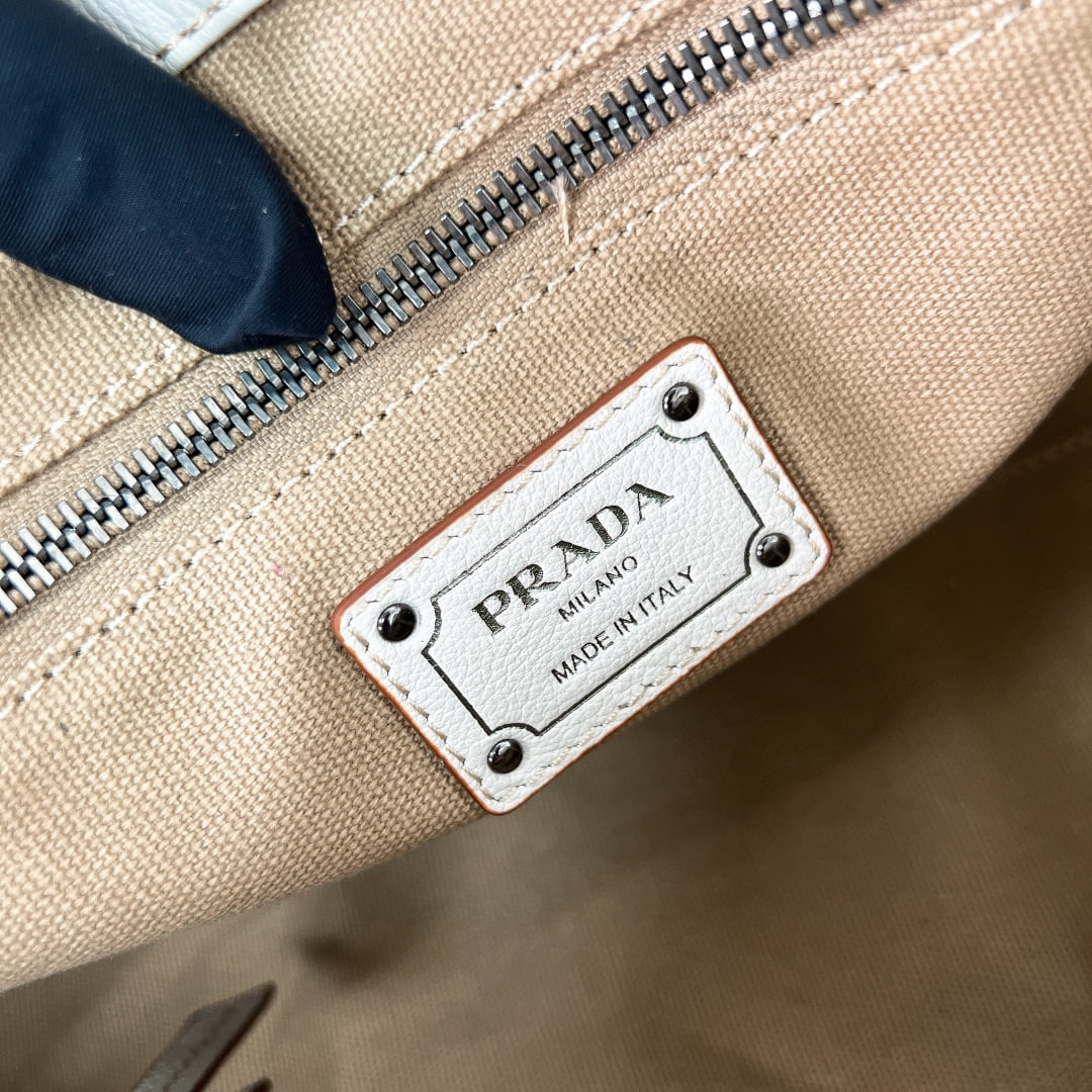 Explore - 1BG645 - EAFB17 Prada 1BG645