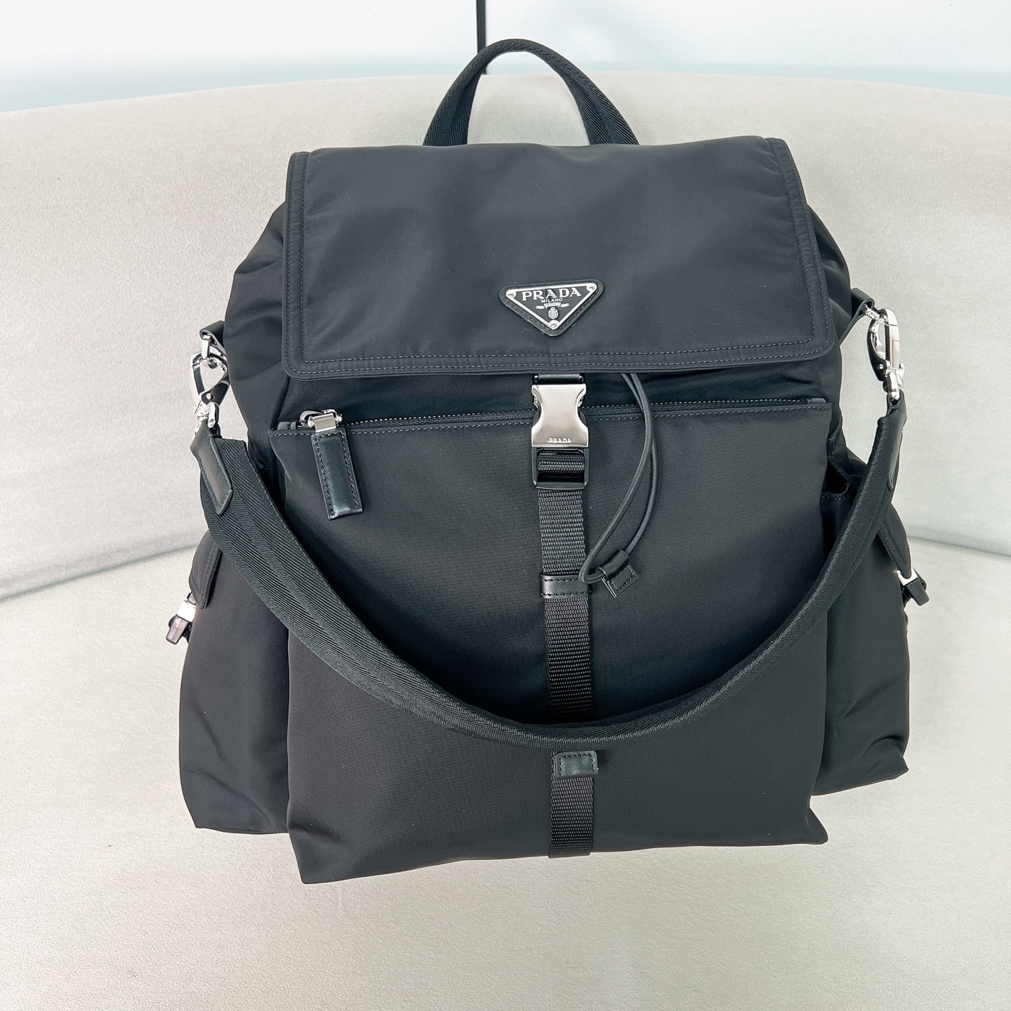 Explore - 2VZ118 - черный - E4CF71 Prada 2VZ118