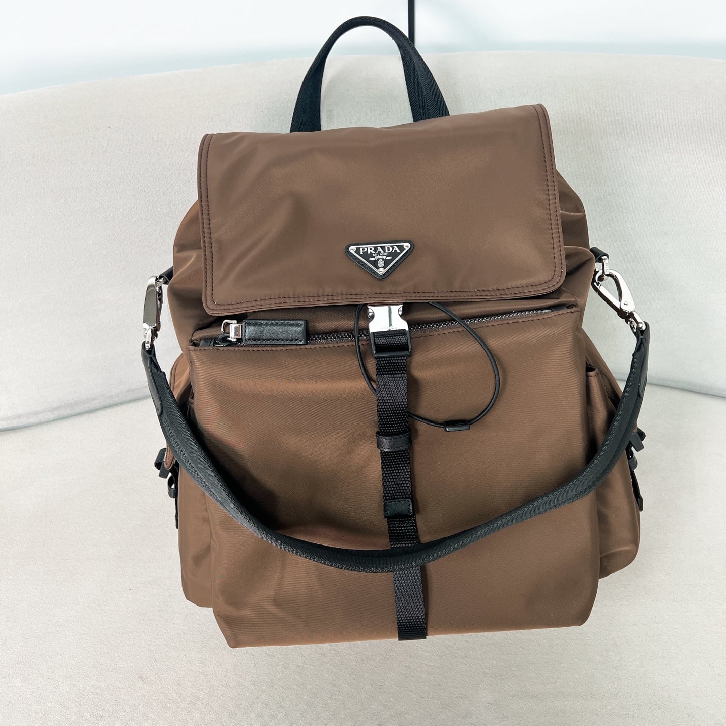 Explore - 2VZ118 - 6BEA31 Prada 2VZ118