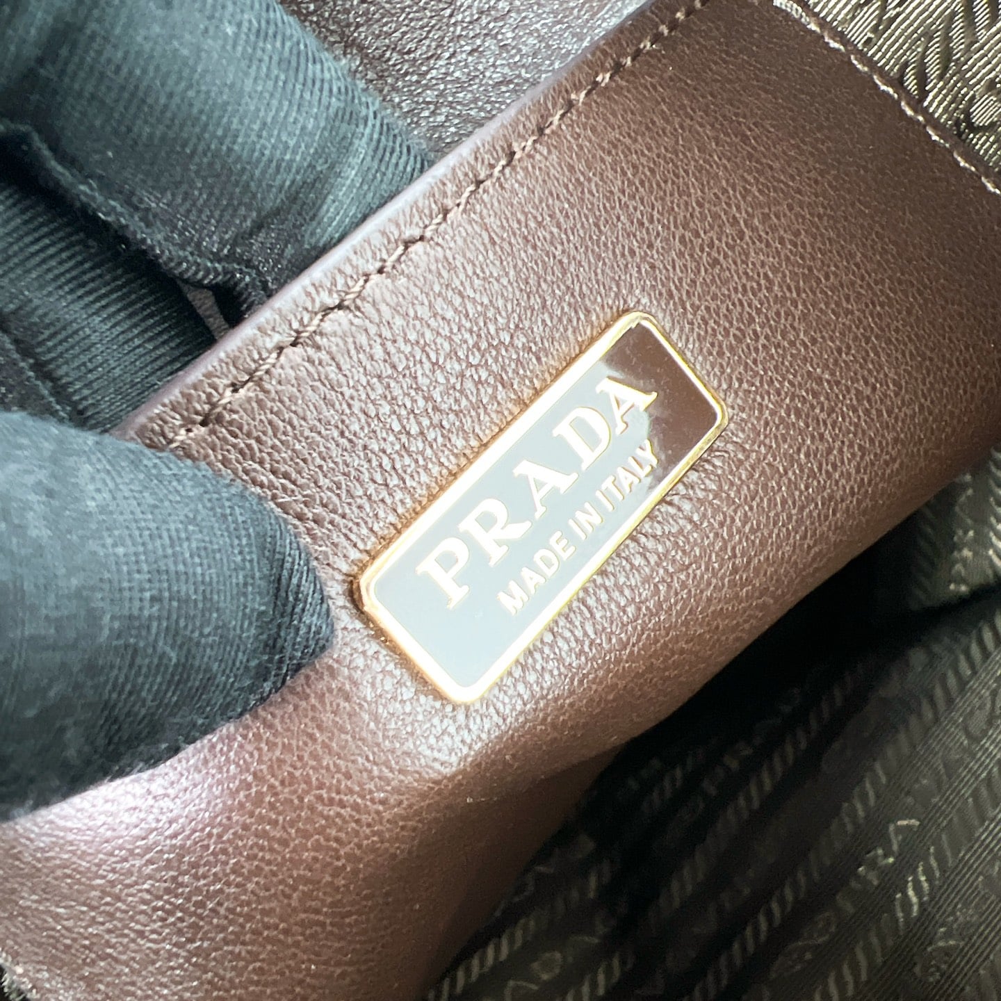 Explore - 1BZ080 Prada 1BZ080