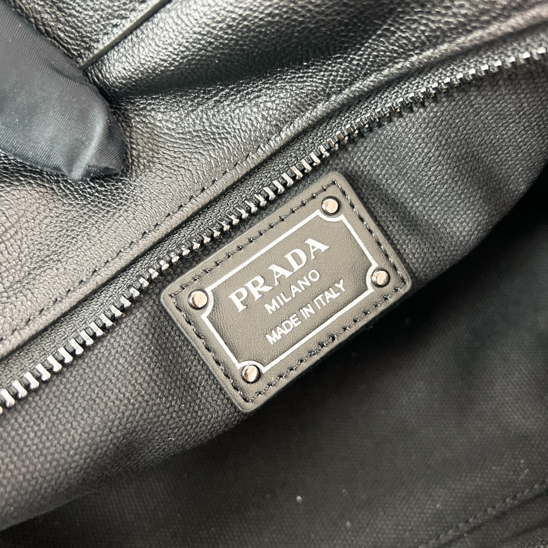 Explore - 1BG645 - черный - 83B3B7 Prada 1BG645