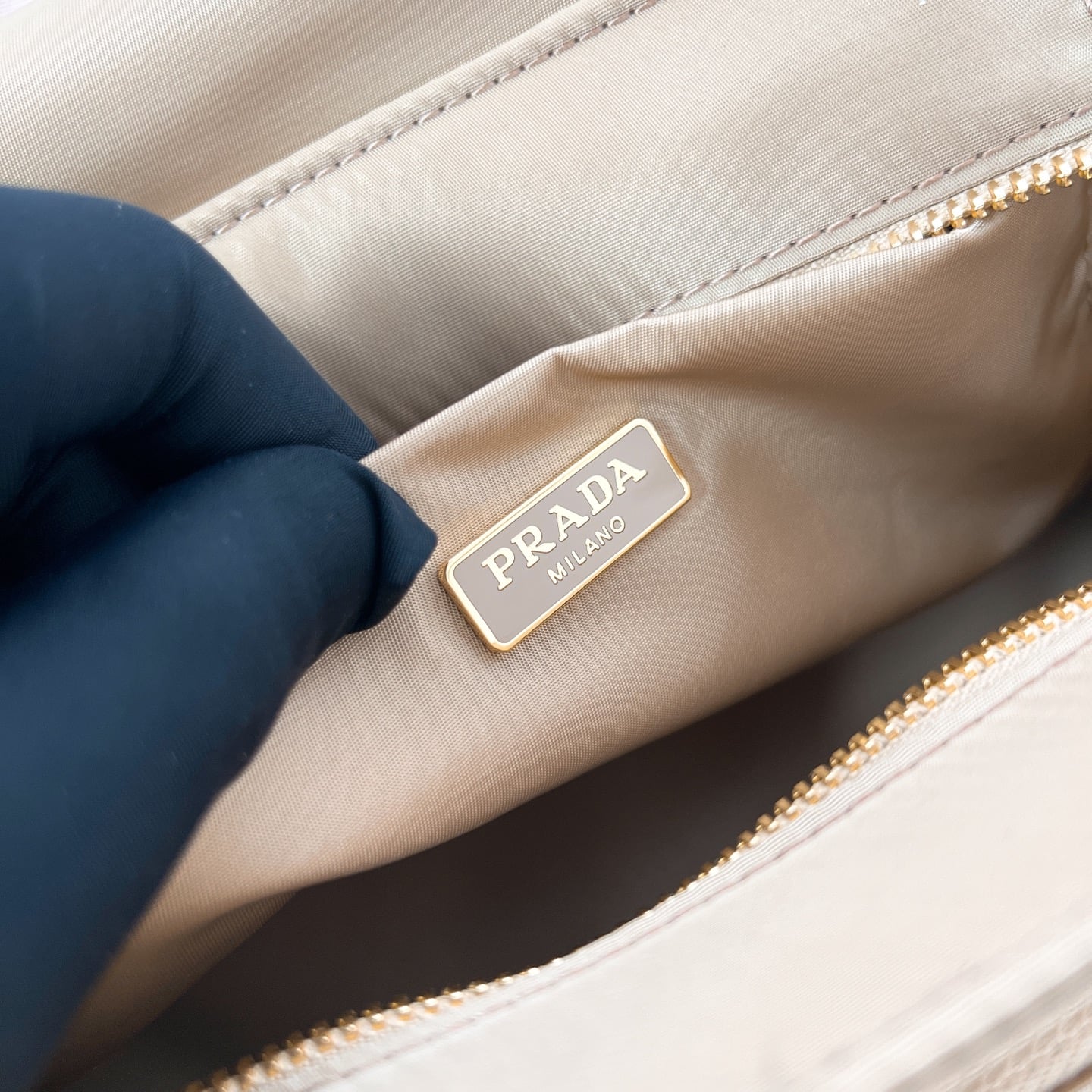 Explore - 1BD394 - бежевый Prada 1BD394
