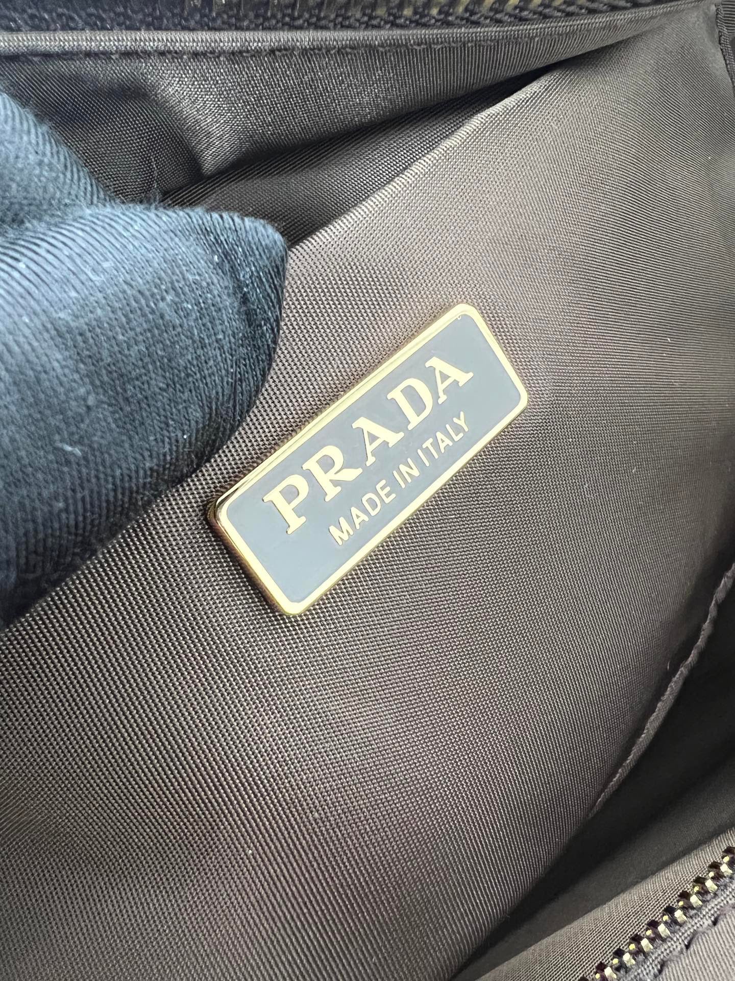 Explore - 1BD391 - 78C383 Prada 1BD391
