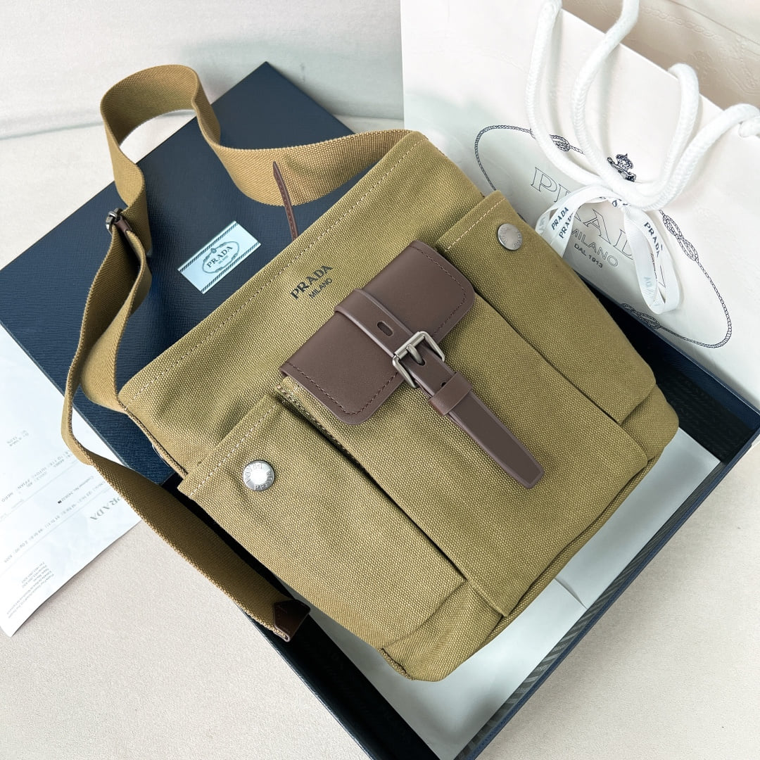 Explore - 1BE106 Prada 1BE106