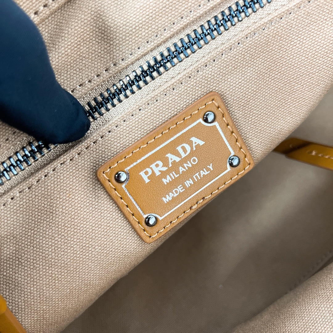 Explore - 1BG645 - C5E783 Prada 1BG645
