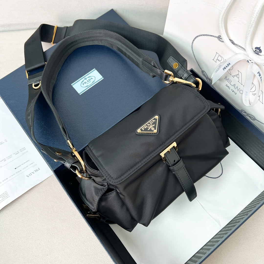 Explore - 1BD413 - черный - DA51F6 Prada 1BD413