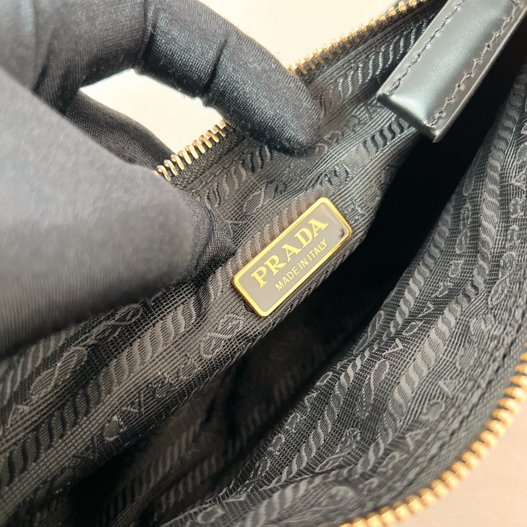 Re-Edition 2002 - 1BC201 Prada 1BC201