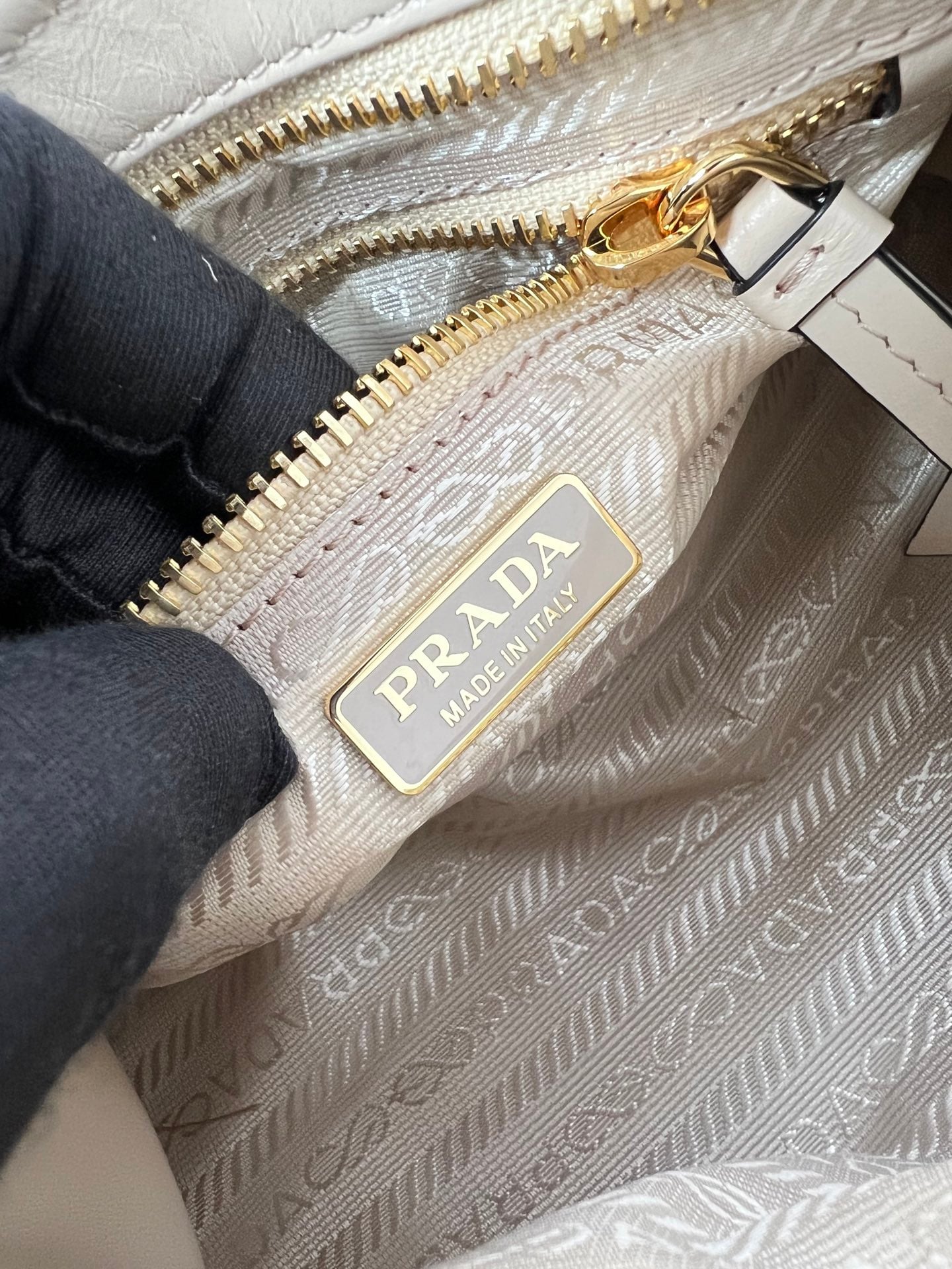 Bonnie LuxSoft - 1BA486 - 7CB567 Prada 1BA486