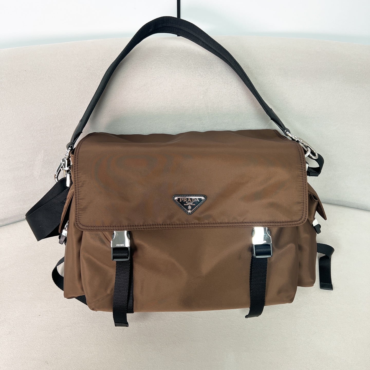 Explore - 2VD082 Prada 2VD082