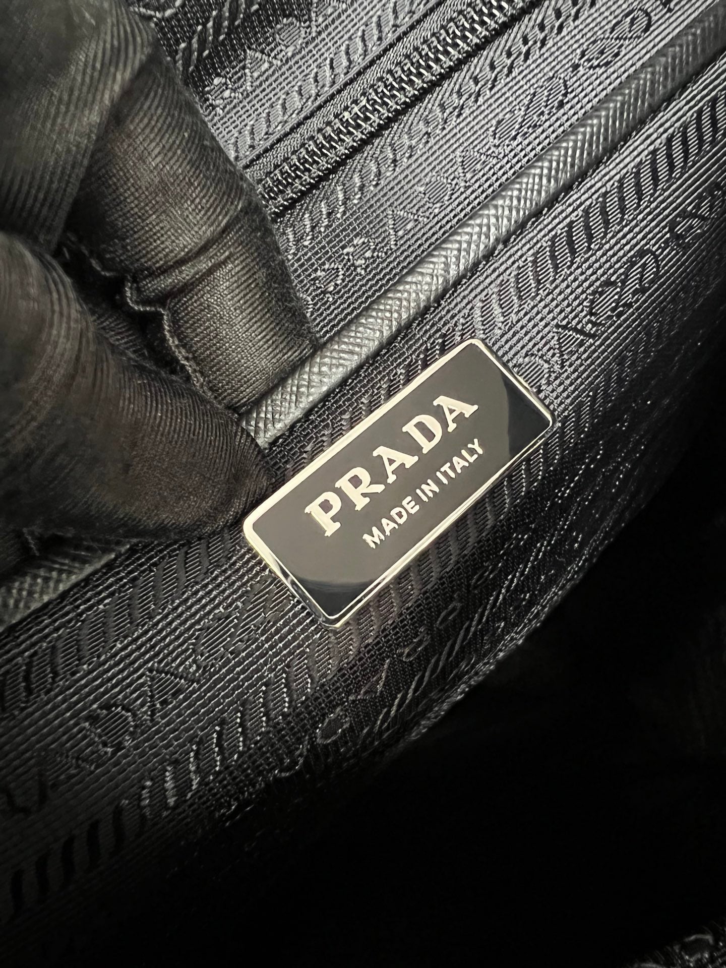 Backpack - 1BZ039 - черный Prada 1BZ039