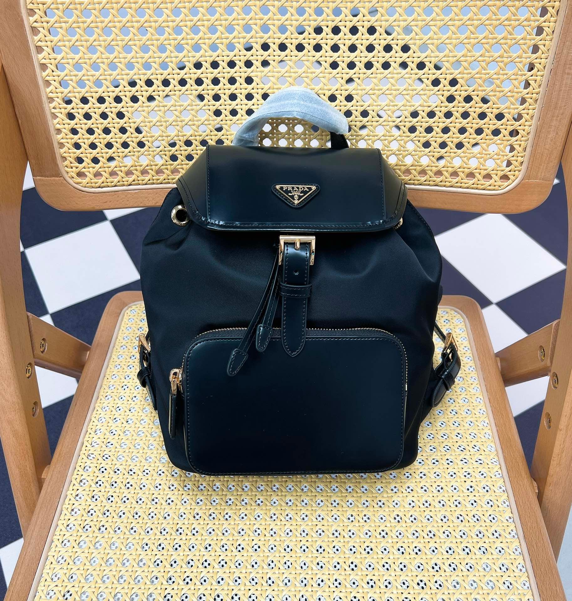 Backpack - 1BZ074 - черный Prada 1BZ074