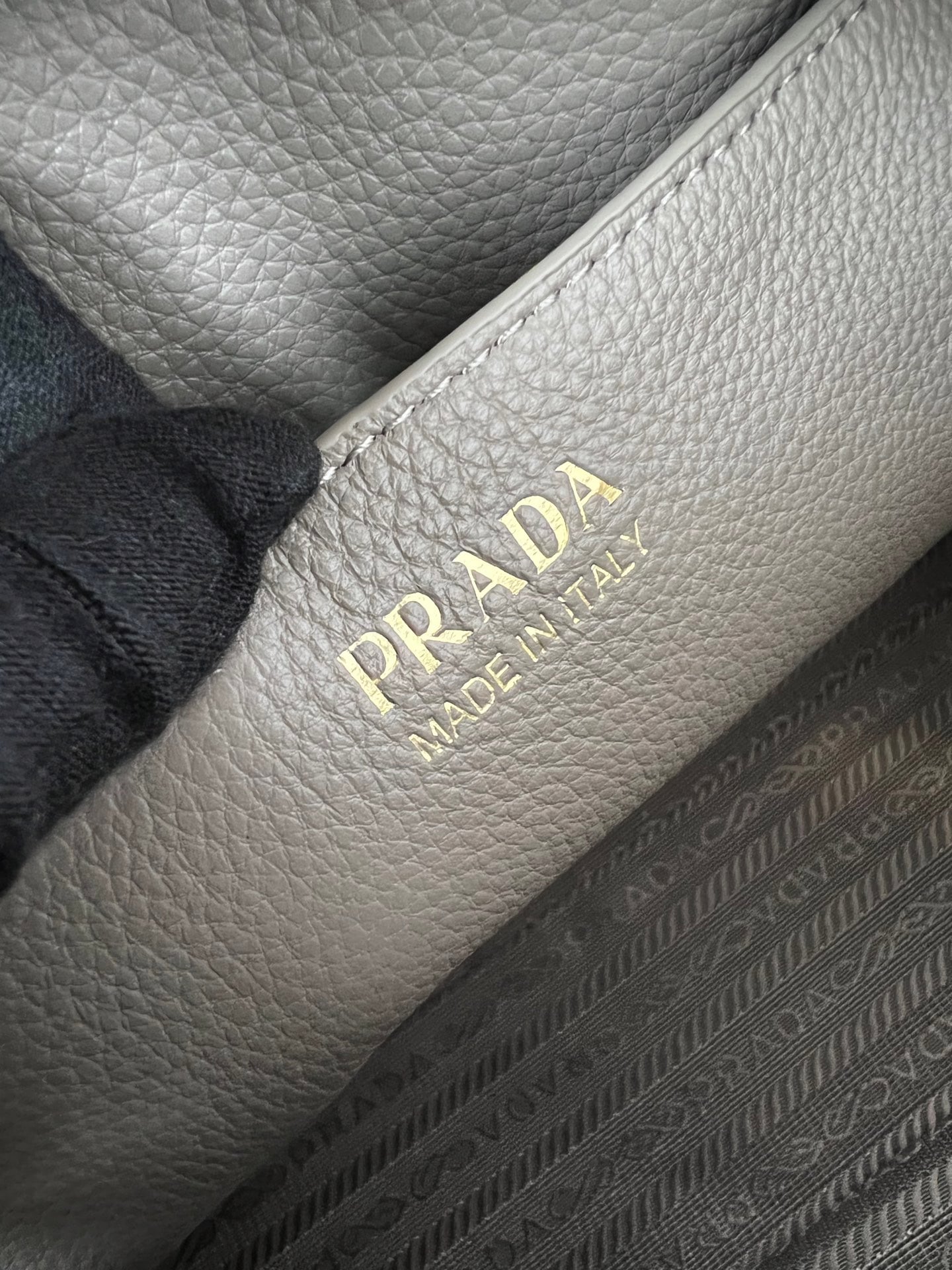 Bag - 1BB148 - серый Prada 1BB148