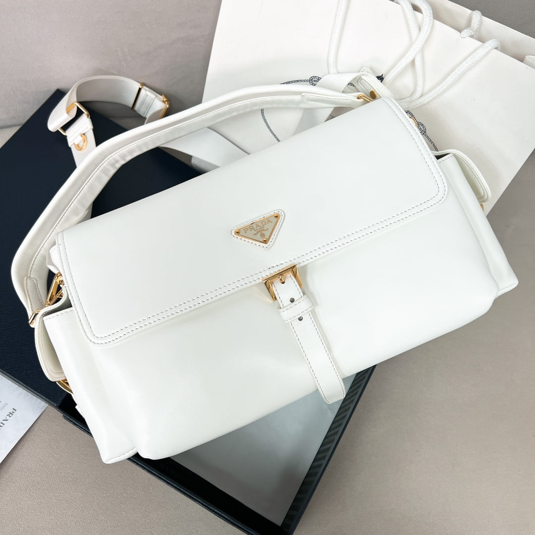 Explore - 1BD391 - 0965D6 Prada 1BD391