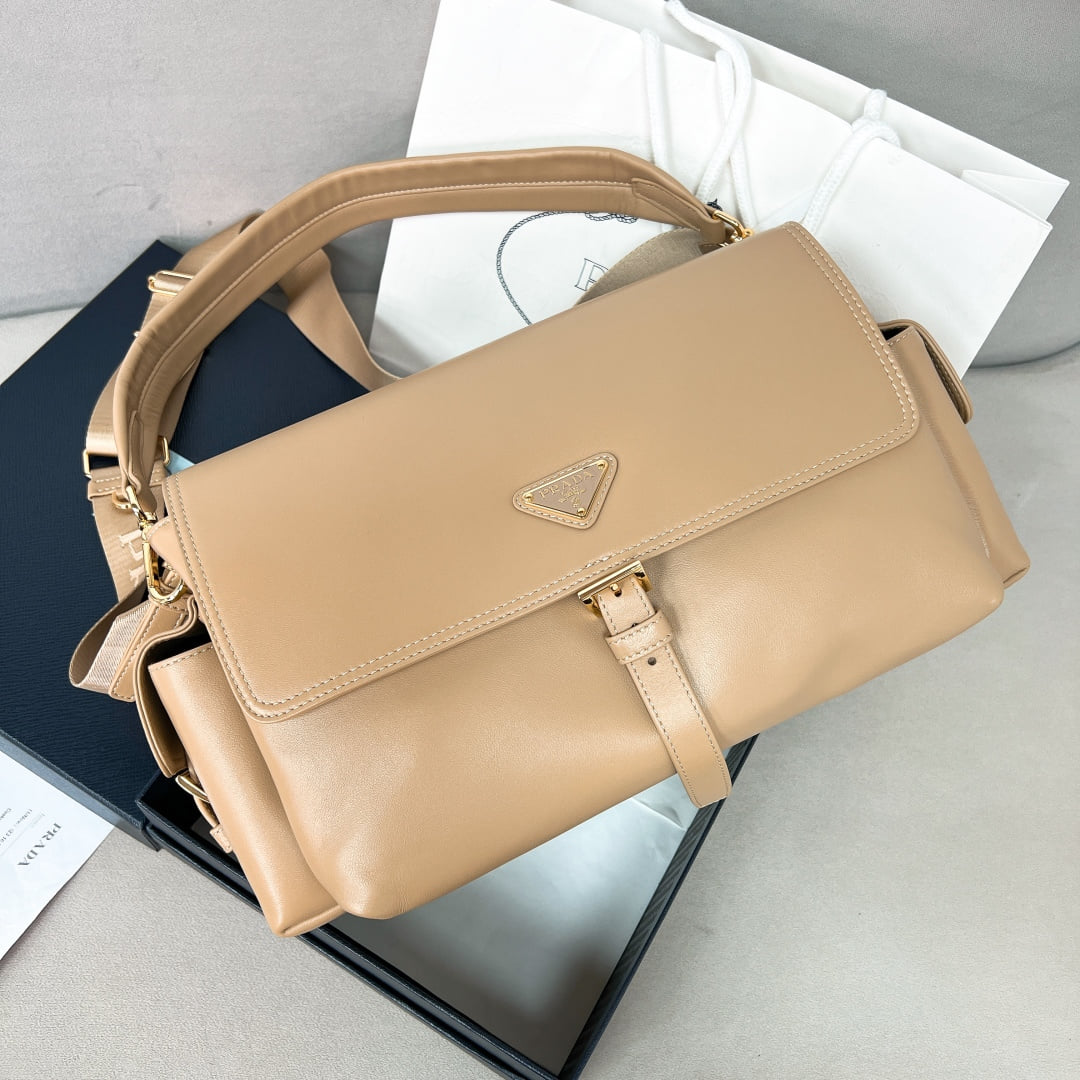 Explore - 1BD391 - 8EAF32 Prada 1BD391
