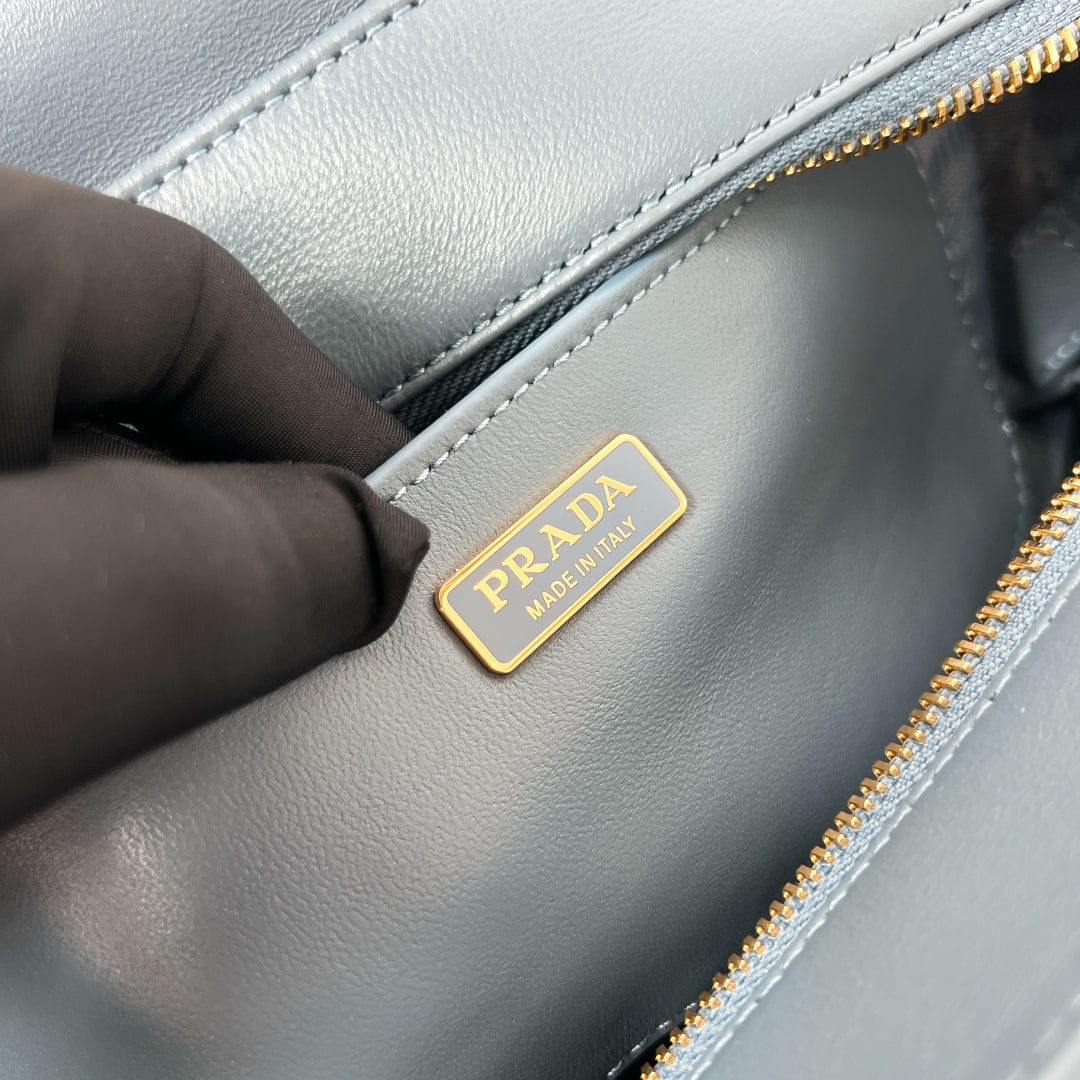 Explore - 1BD391 - синий Prada 1BD391