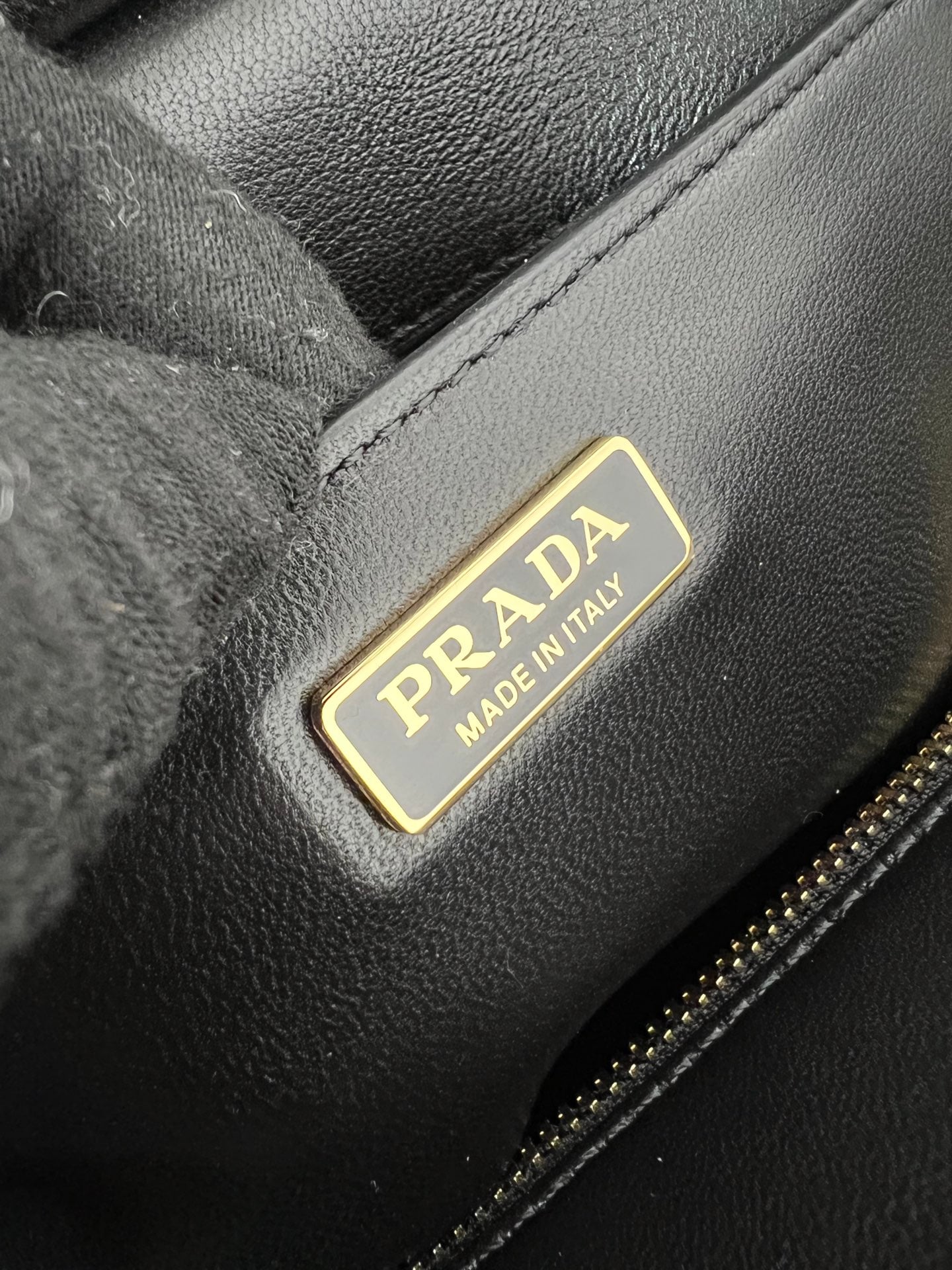 Explore - 1BD391 - черный - 91FA26 Prada 1BD391
