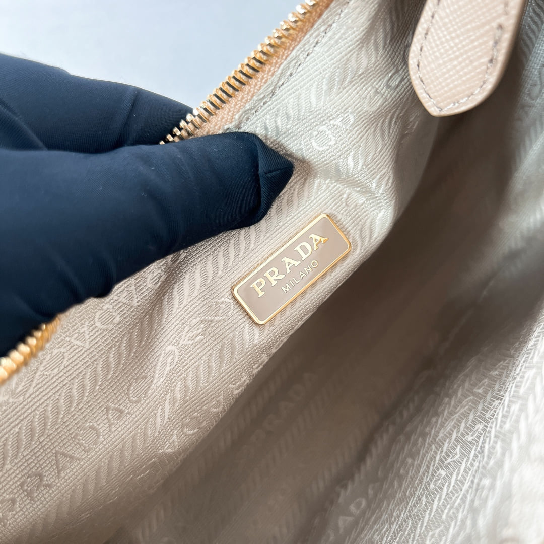 Re-Edition - 1N204W - бежевый Prada 1N204W