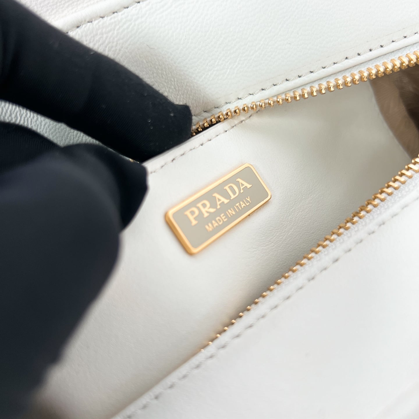 Explore - 1BD394 - белый Prada 1BD394