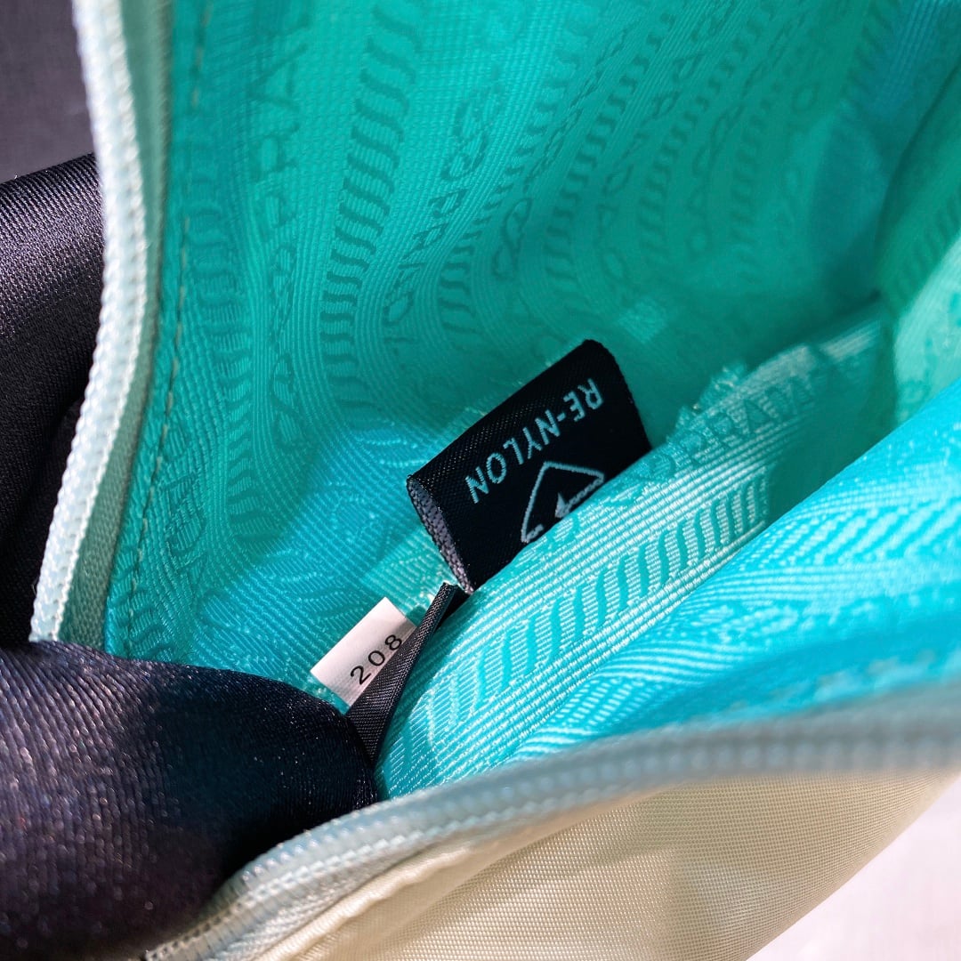 Re-Edition 2000 - 1NE515 - мятный Prada 1NE515