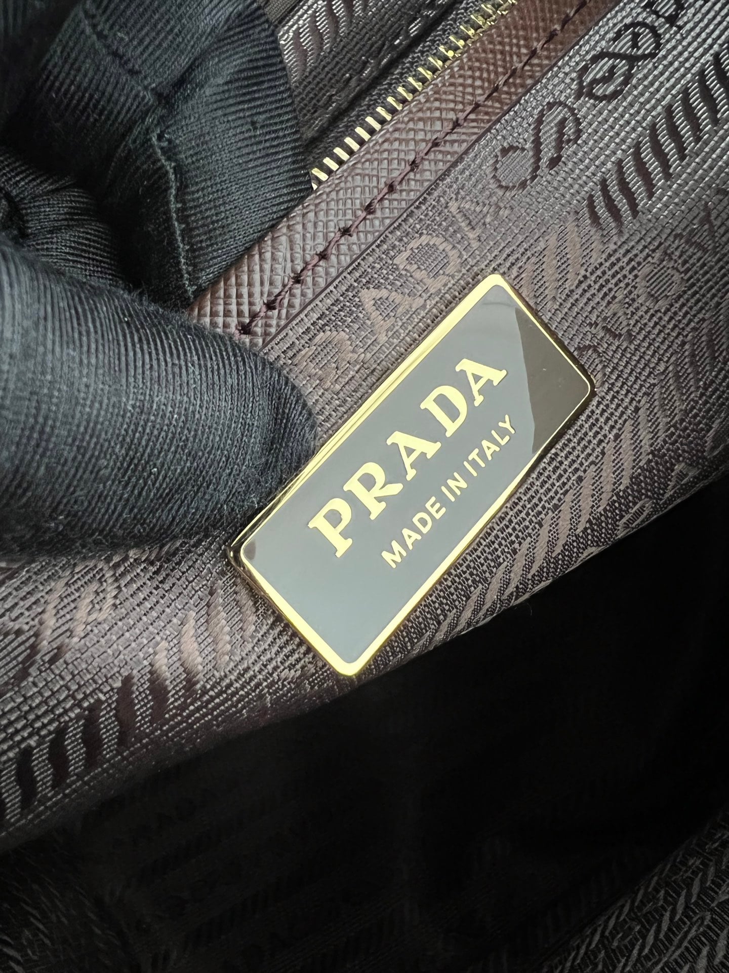 Explore Zaino - 1BZ081 - 360891 Prada 1BZ081