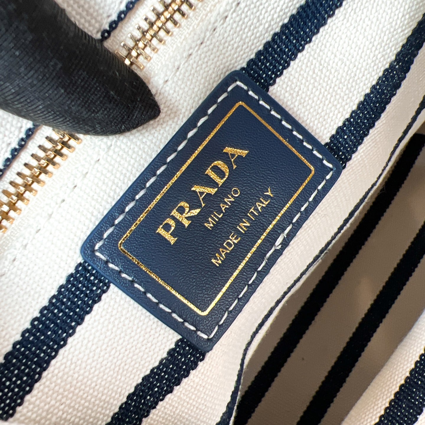 Mariner - 1BE082 - FFDA4E Prada 1BE082