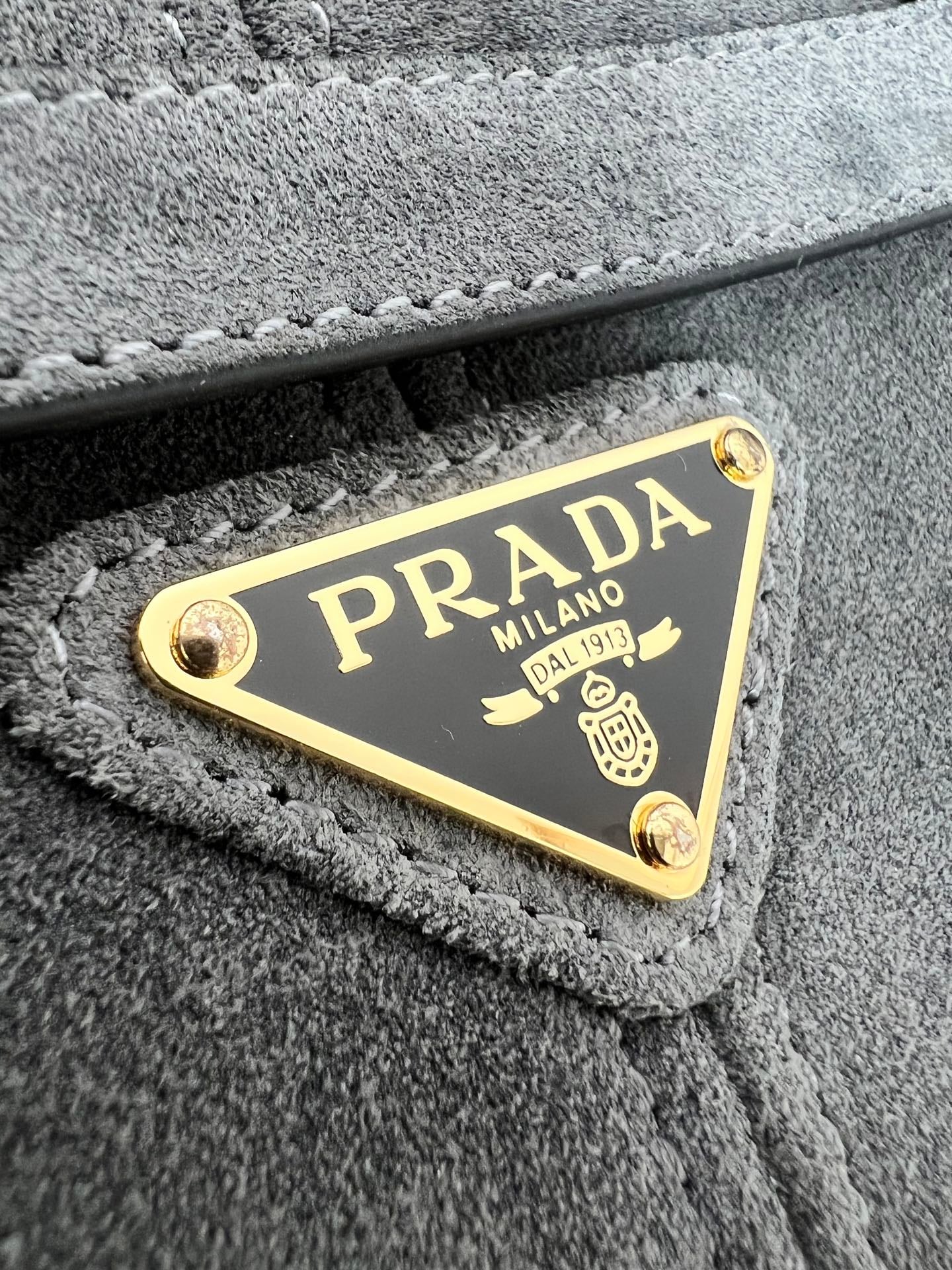 LuxSoft - 1BA433 - 1711B7 Prada 1BA433