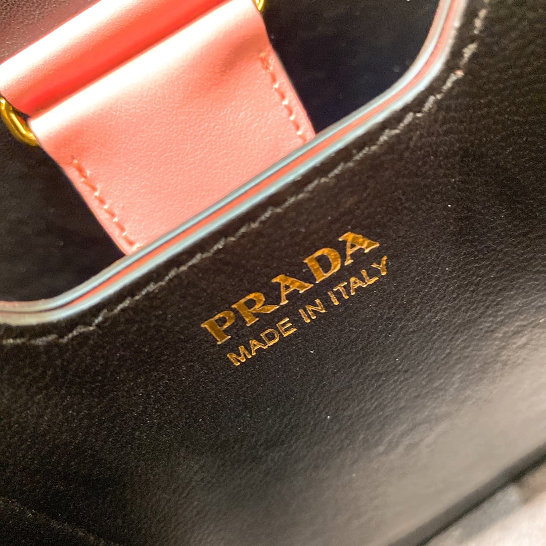 Bucket - 1BA217 - 5A9BFF Prada 1BA217
