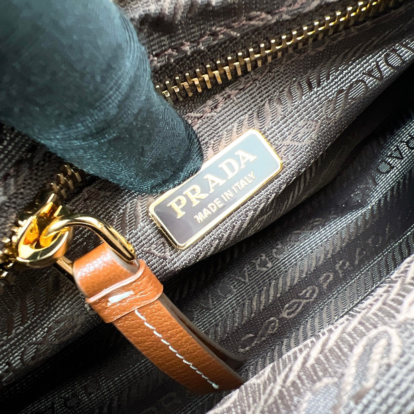 Bonnie LuxSoft - 1BA486 - D439AA Prada 1BA486