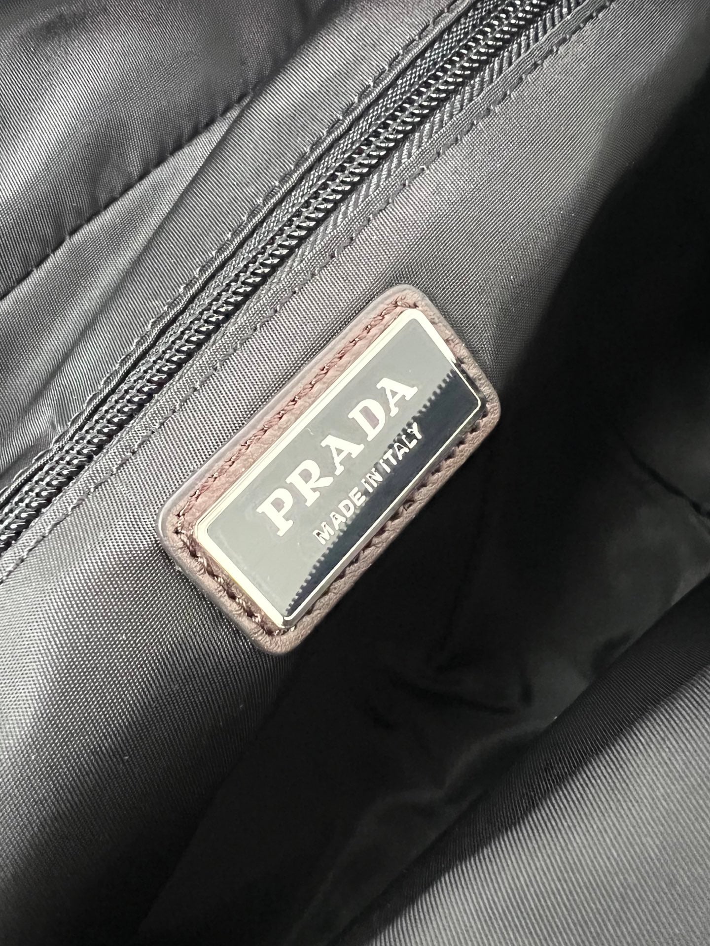 Shoulder Bag - 2VH201 - черный Prada 2VH201