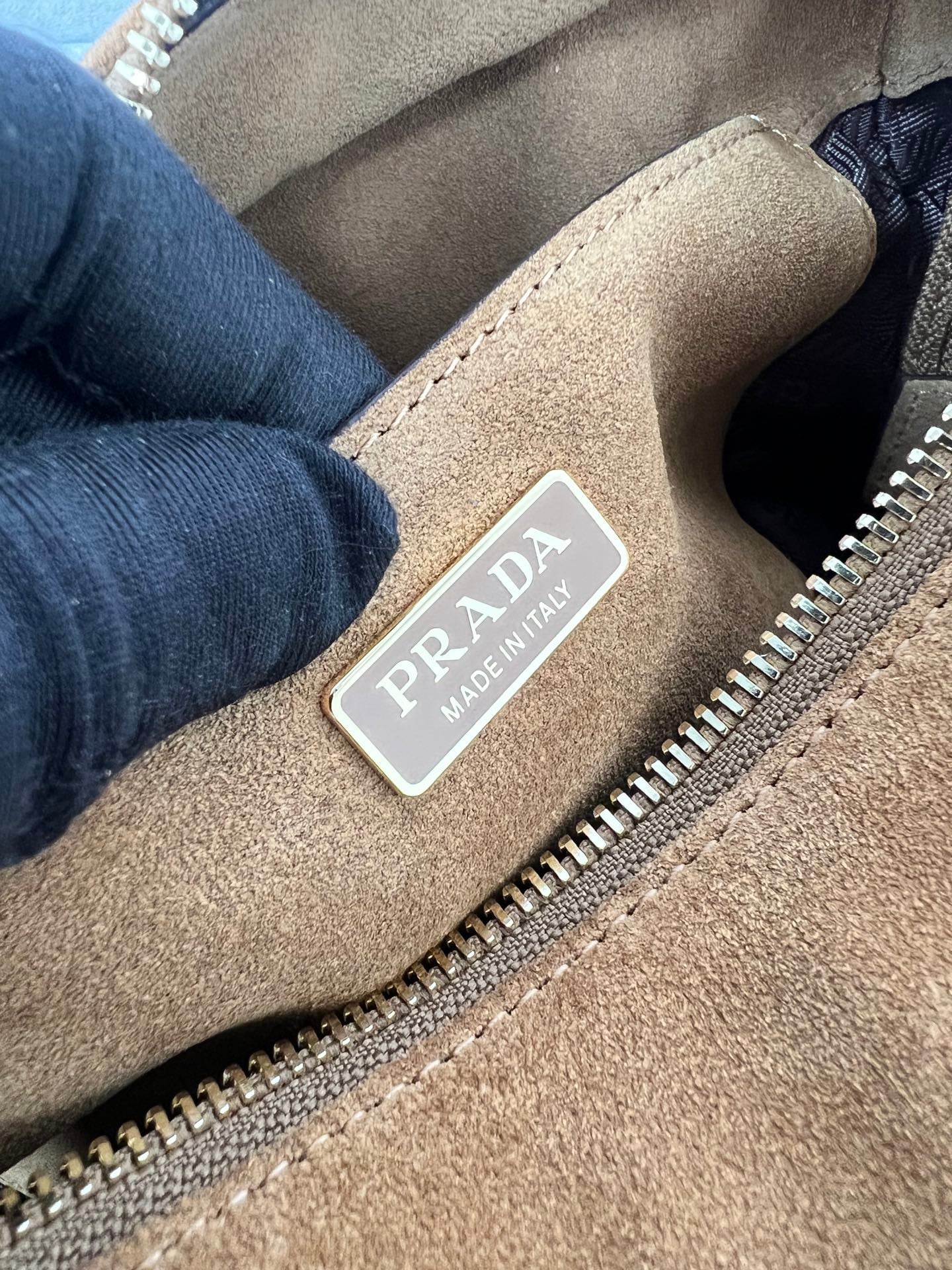 Explore - 1BG596 - 3CF1EC Prada 1BG596