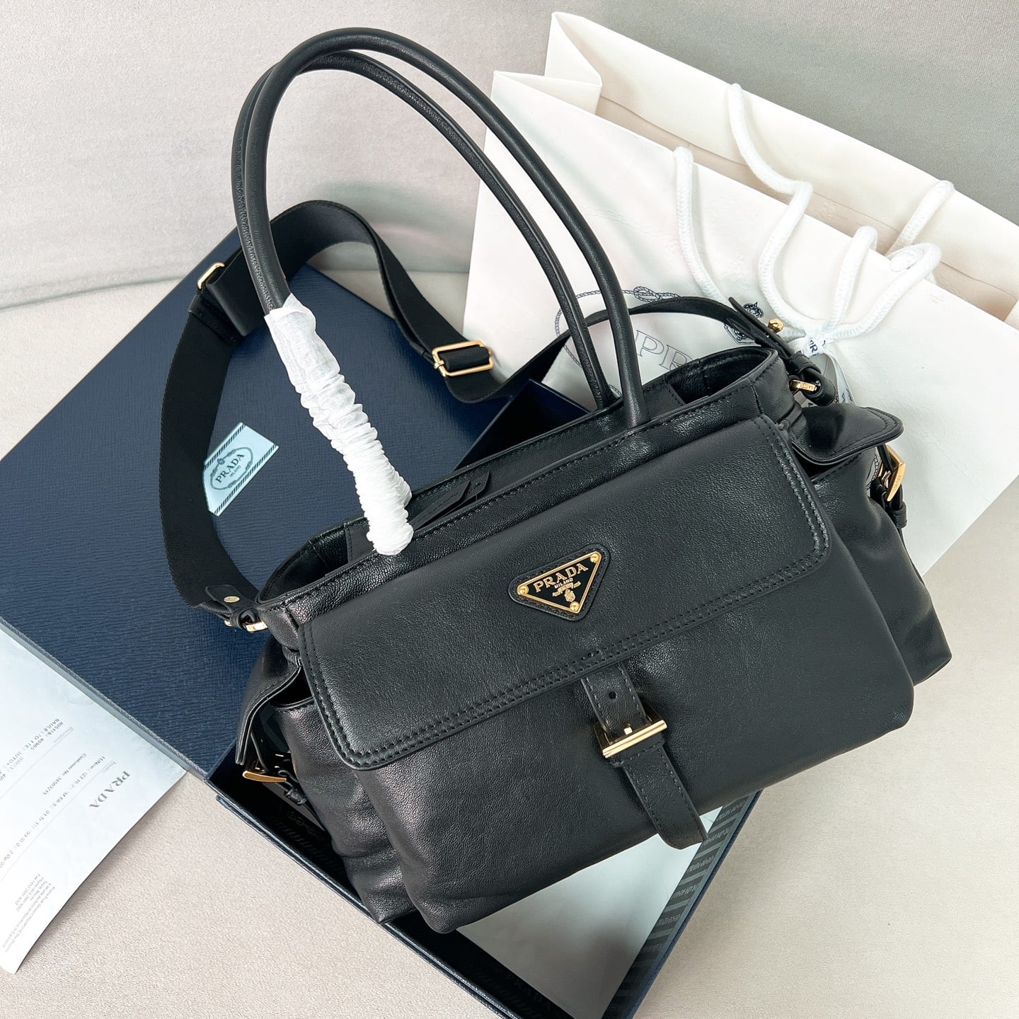 Explore - 1BG596 - черный - E66B00 Prada 1BG596