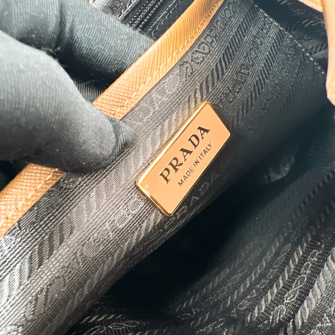 Re-Edition - 1BZ677 - песочный Prada 1BZ677