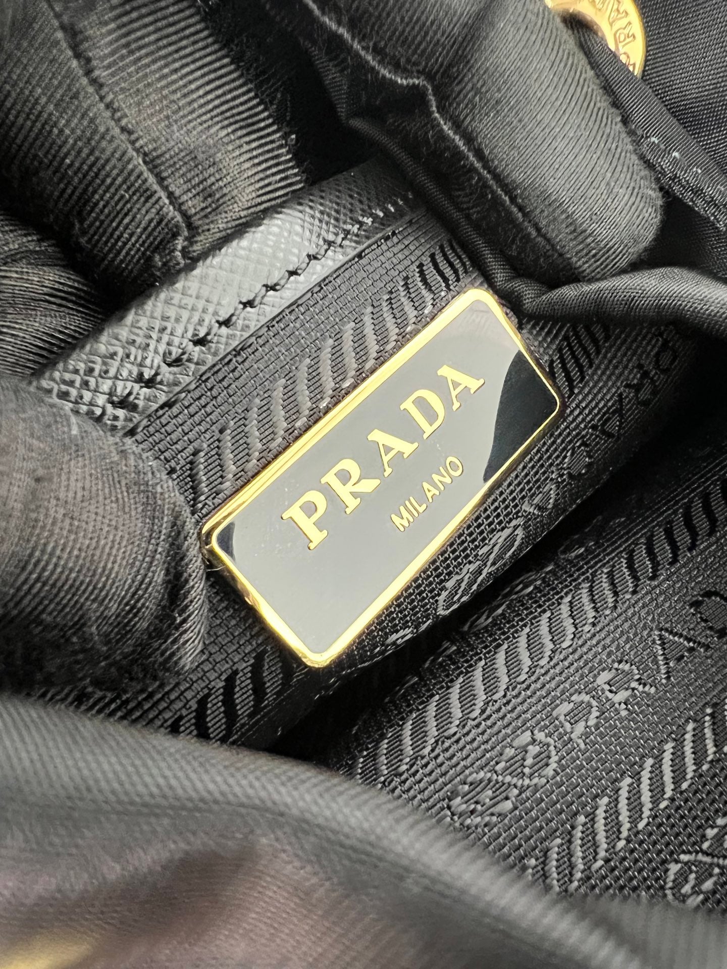 Re-Edition - 1BZ677 - черный Prada 1BZ677