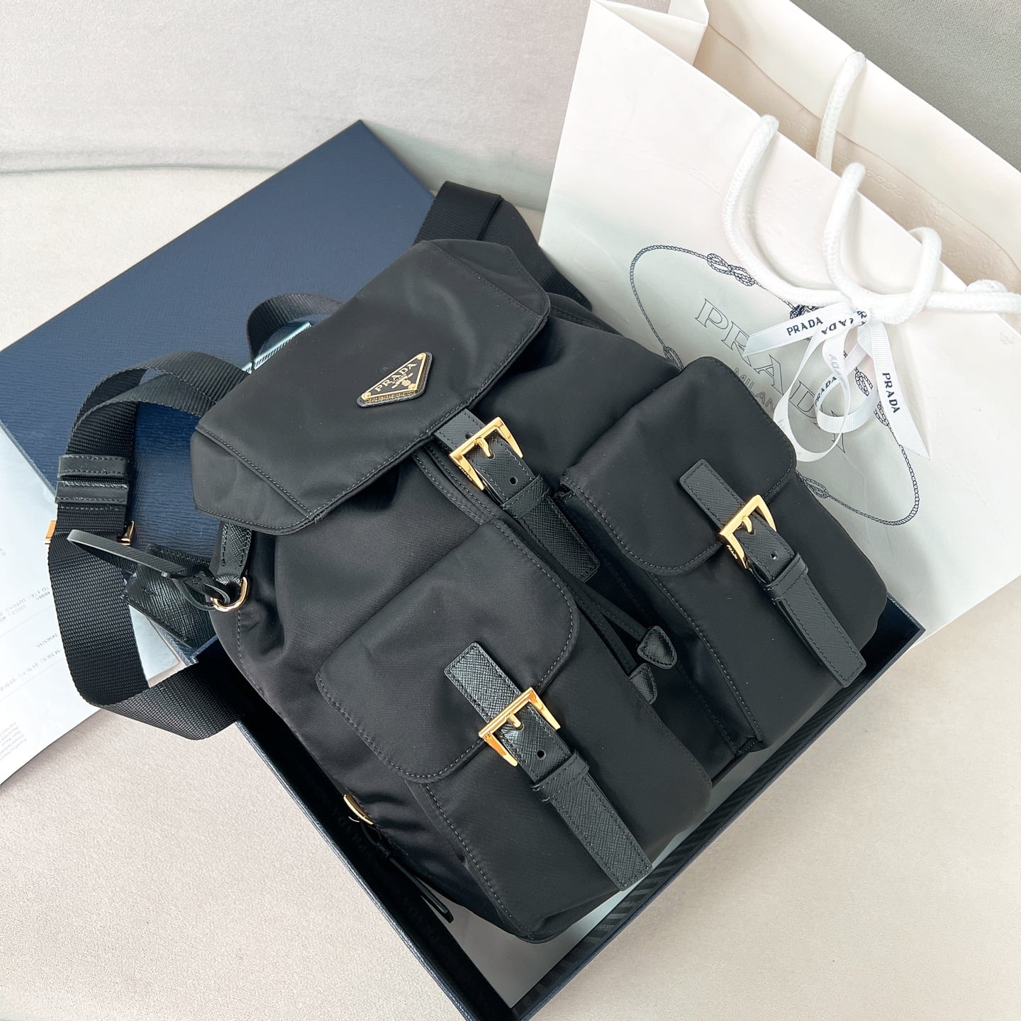 Re-Edition - 1BZ677 - черный Prada 1BZ677