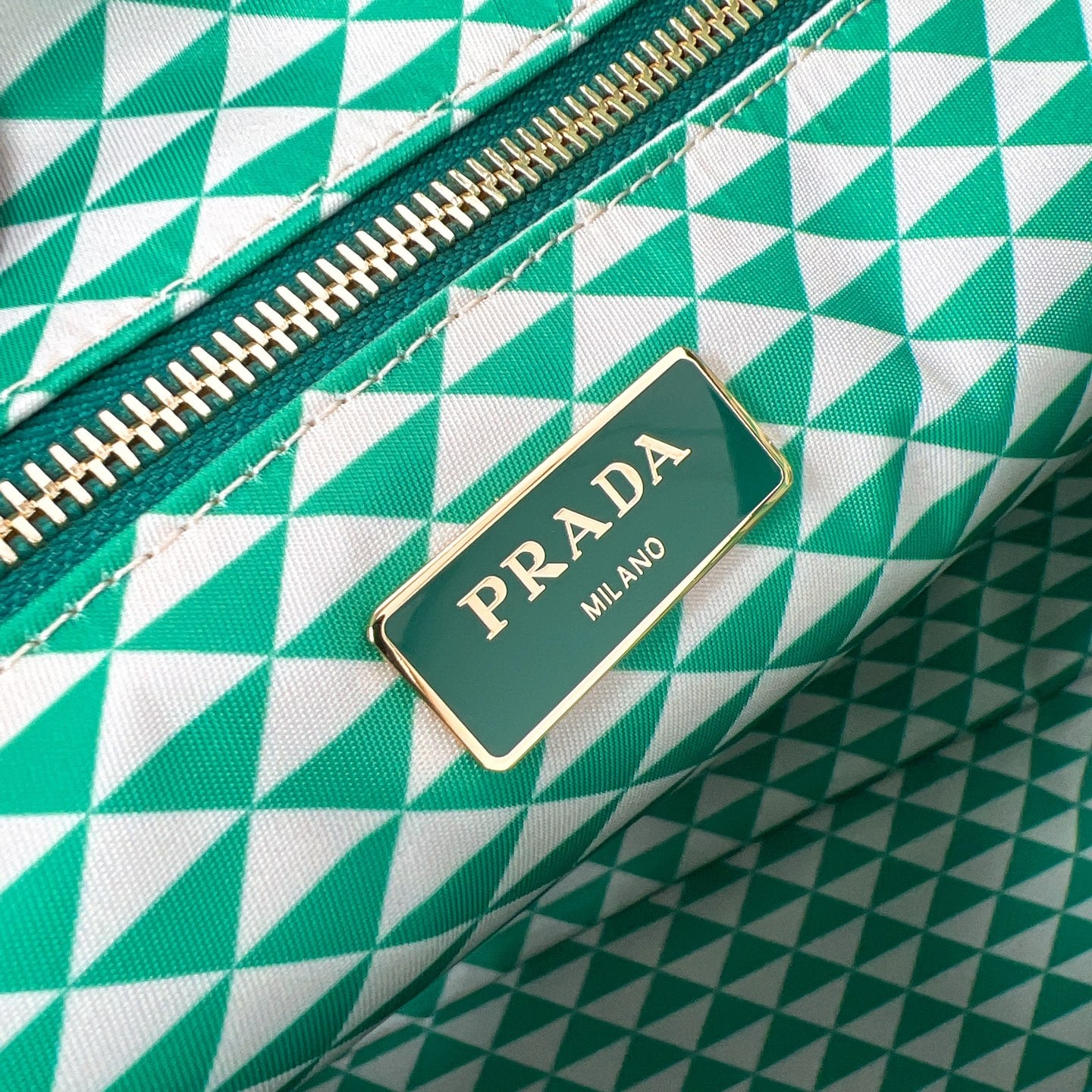 Symbole - 1BG552 - C8088B Prada 1BG552