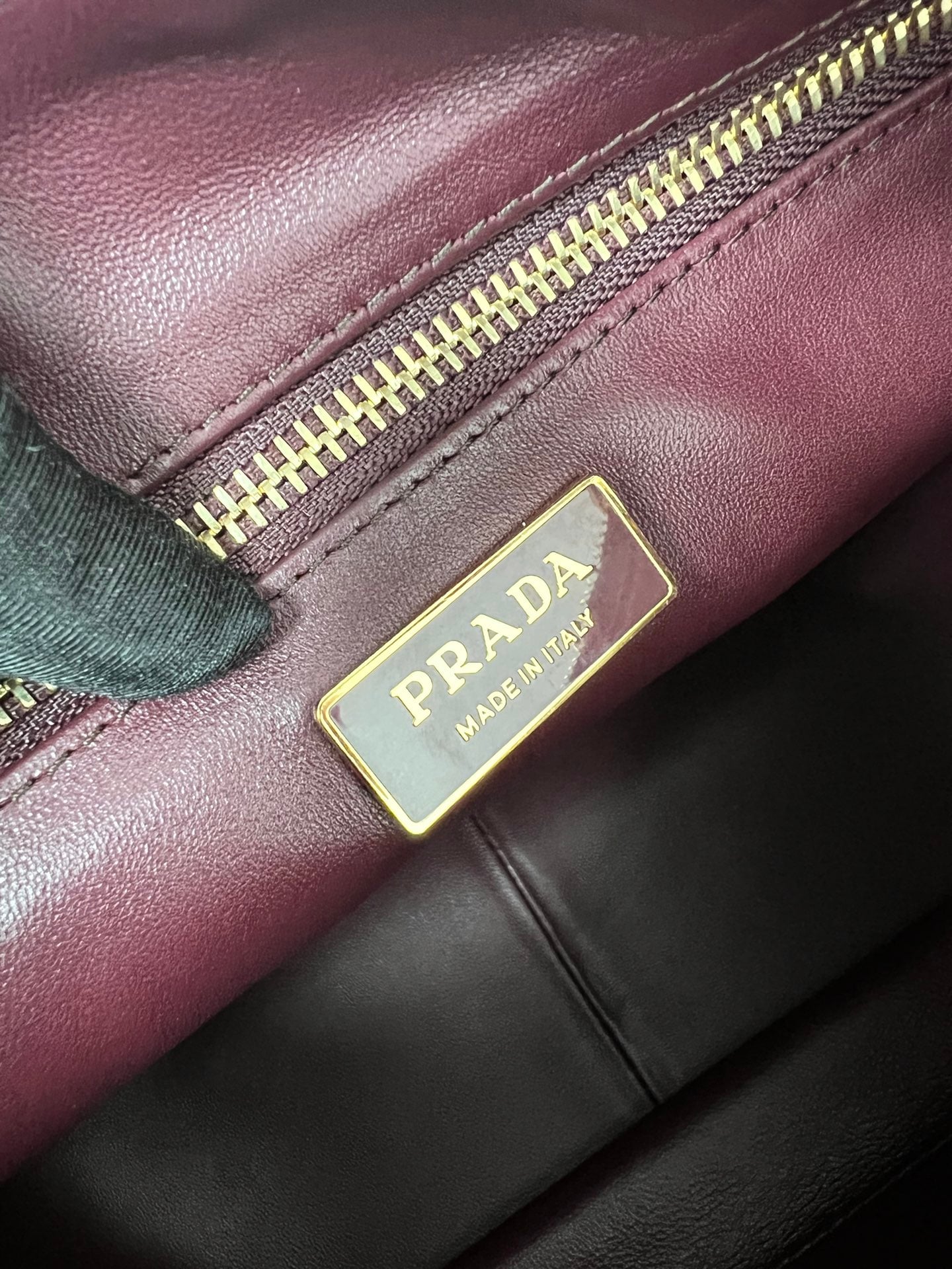 Hobo - 1BC228 - бордовый Prada 1BC228
