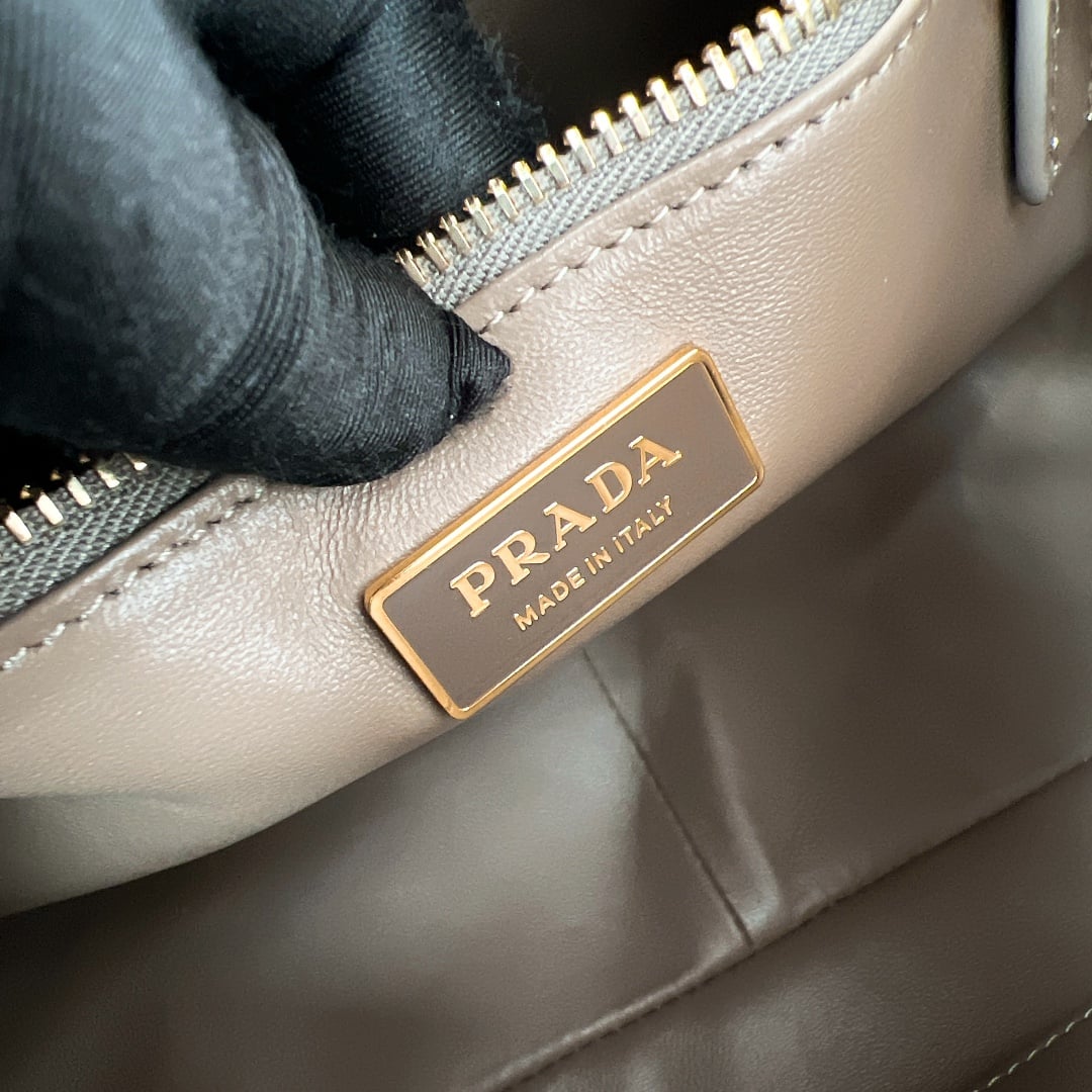 Hobo - 1BC228 - серый Prada 1BC228
