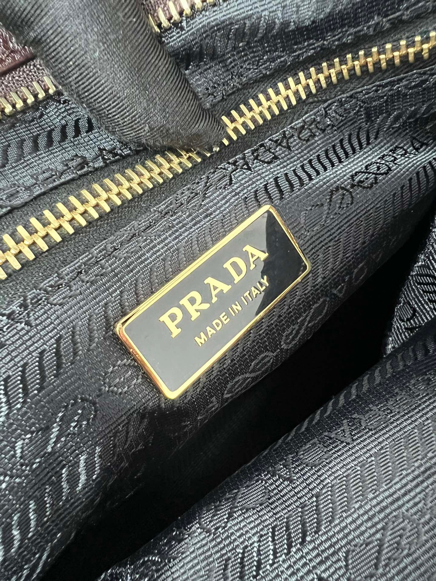 LuxSoft - 1BA433 - 3C702E Prada 1BA433