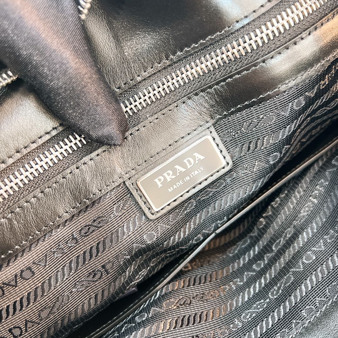 Briefcase - 2VE022 - черный Prada 2VE022
