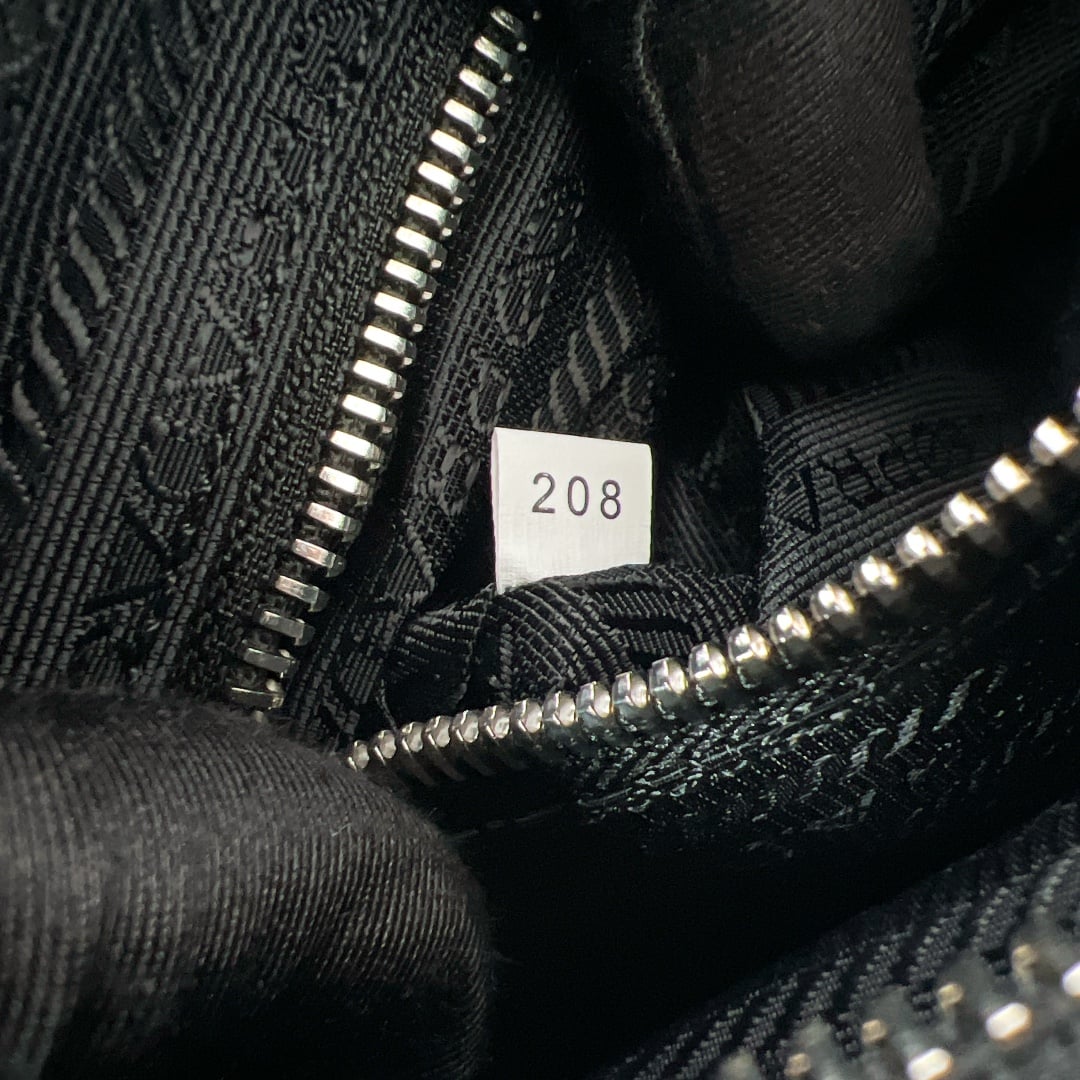 Re-Edition - 1N204M - черный - B03BFD Prada 1N204M